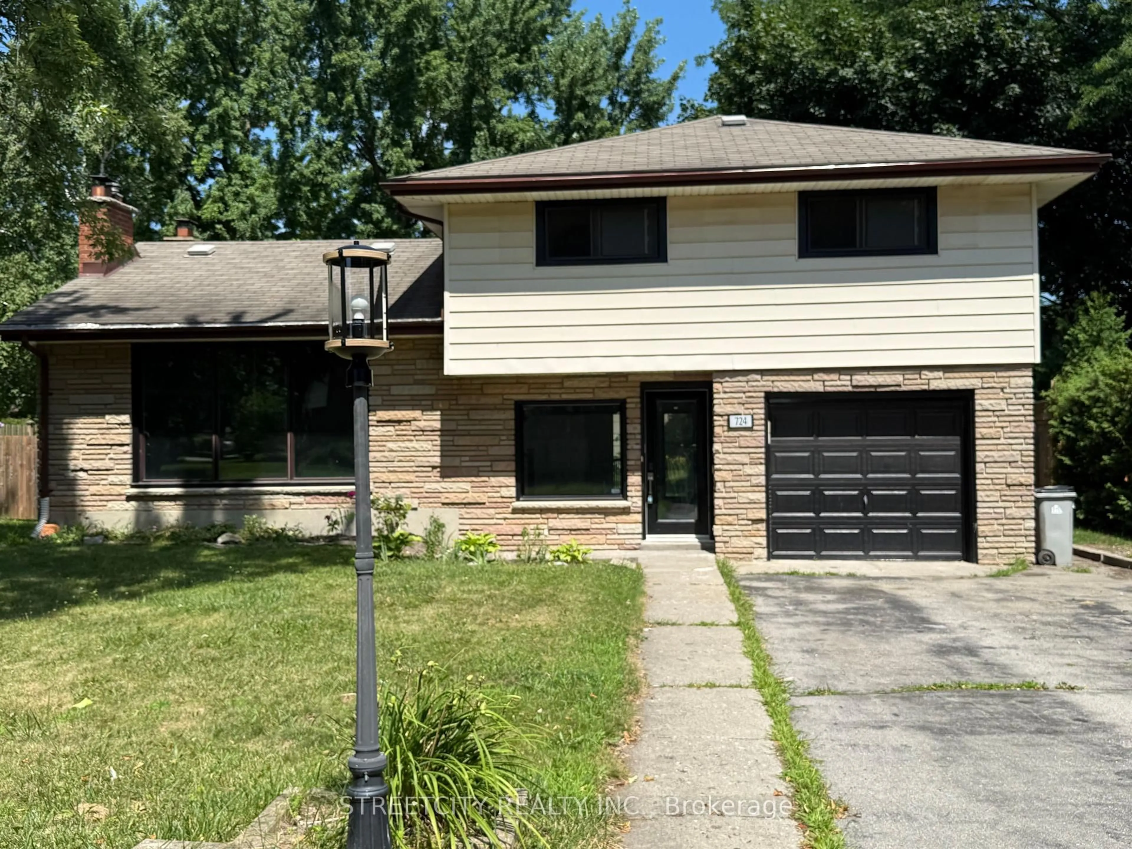 Unknown for 724 Headley Dr, London North Ontario N6H 3V6