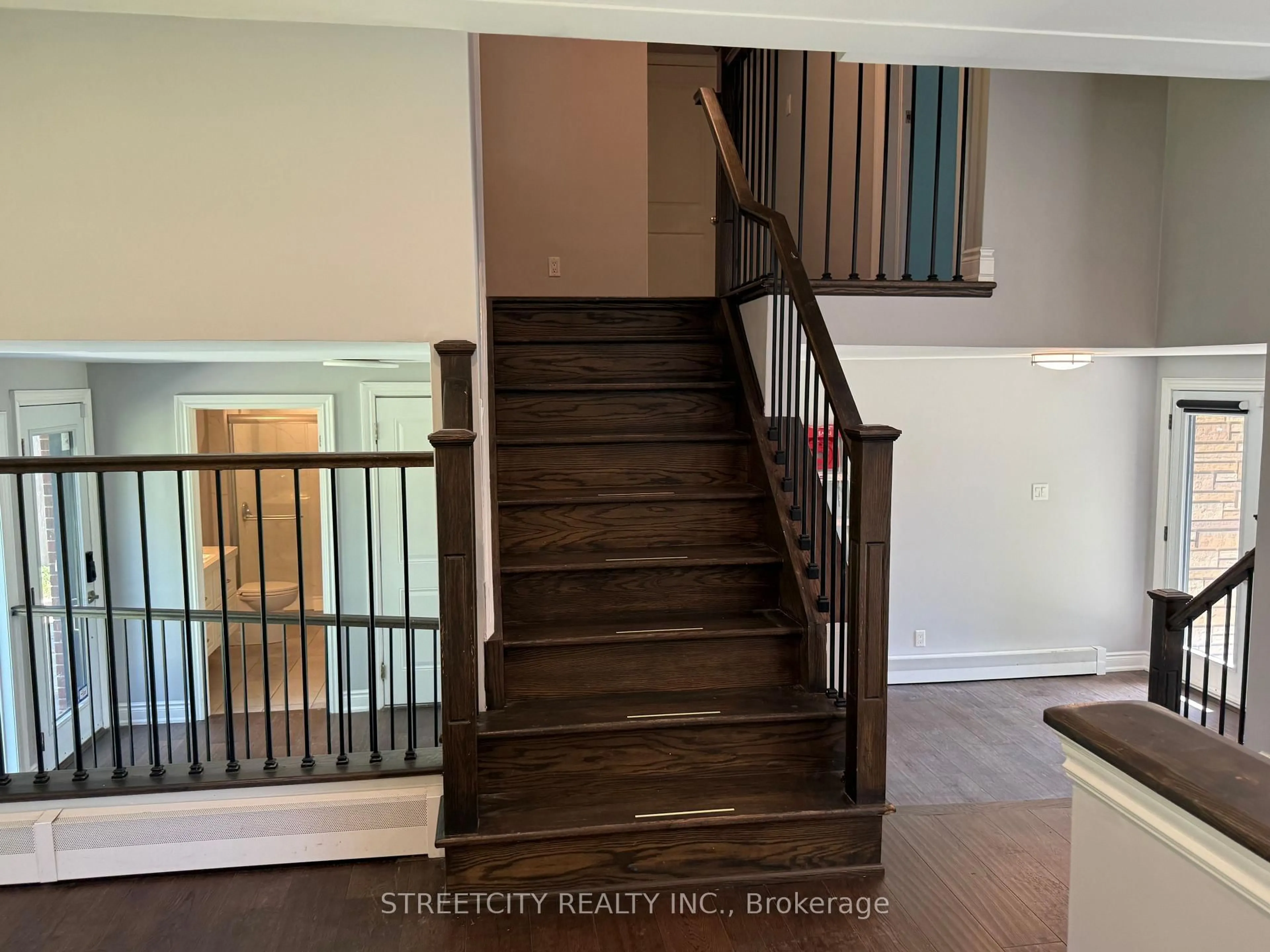 Unknown for 724 Headley Dr, London North Ontario N6H 3V6