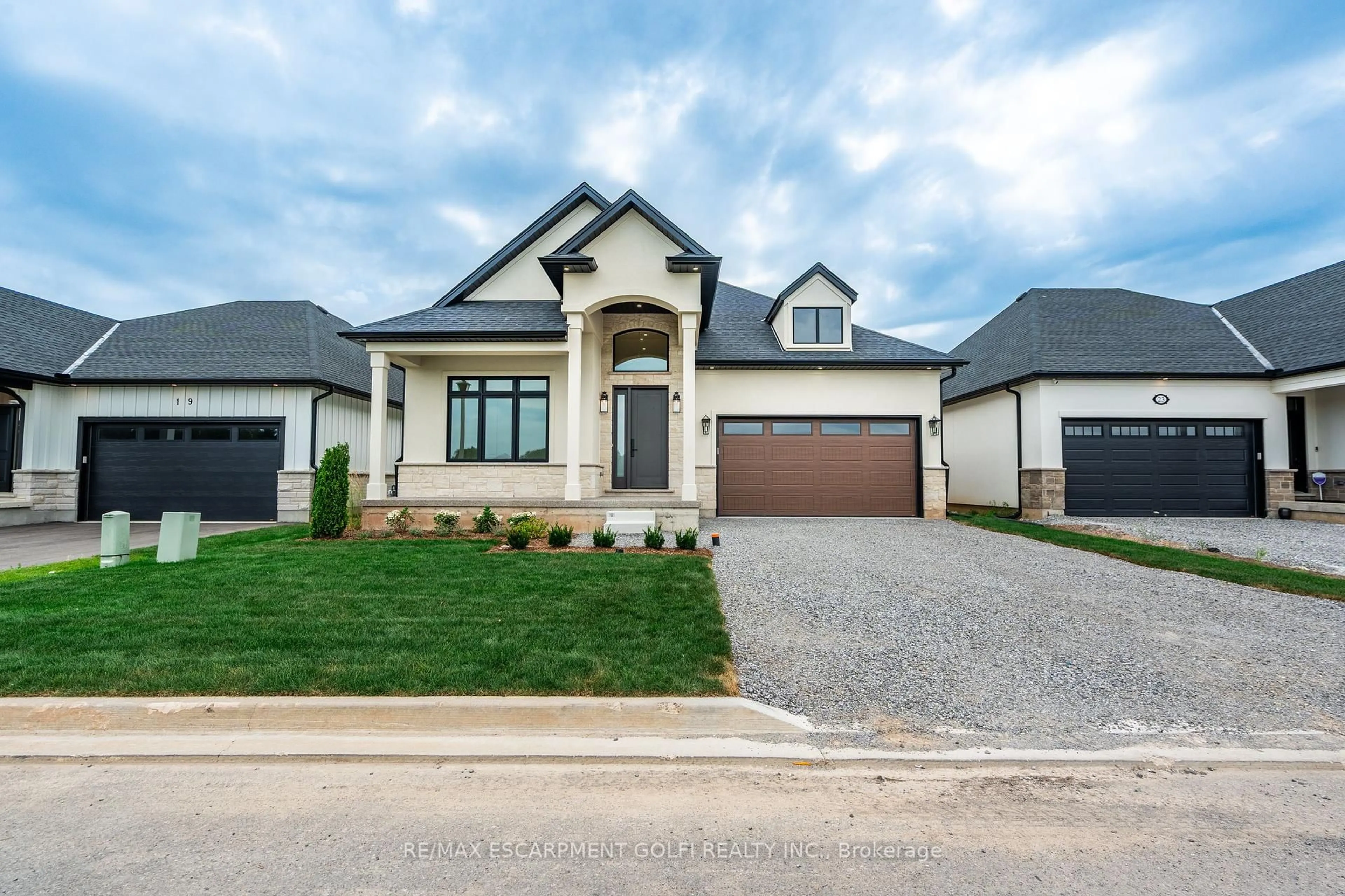 Home with brick exterior material, street for 21 Oakley Dr, Niagara-on-the-Lake Ontario L0S 1N0