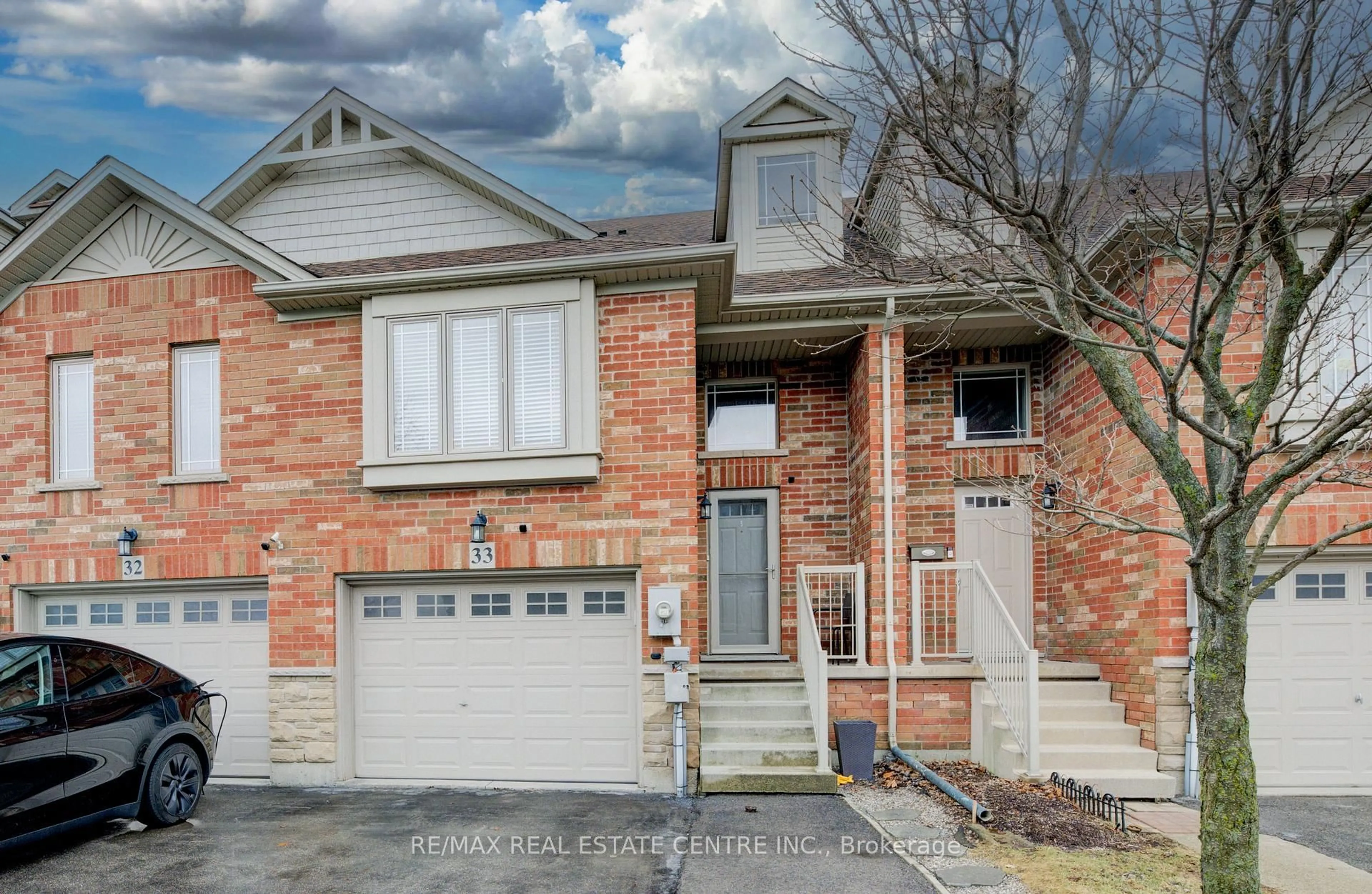 Home with brick exterior material, street for 242 Upper Mount Albion Rd #33, Hamilton Ontario L8J 0B1