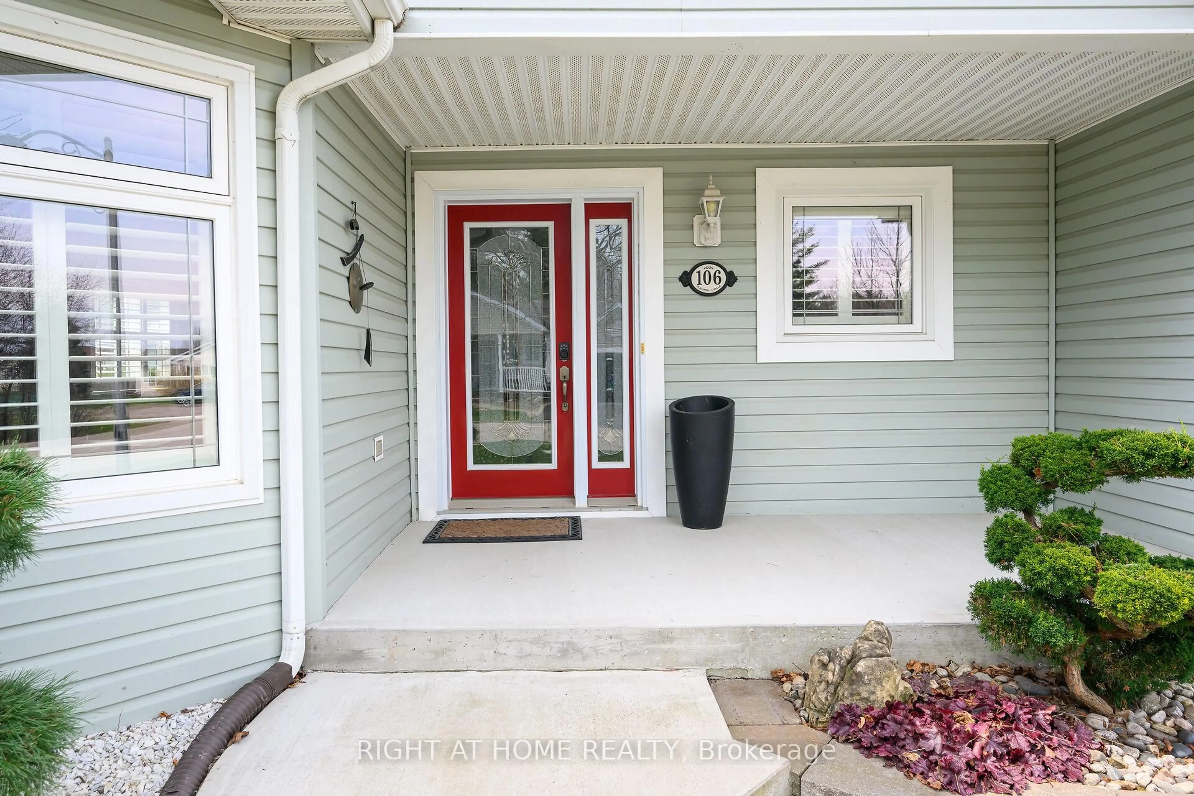 Unknown for 106 Bushmill Circ, Hamilton Ontario L8B 1A5