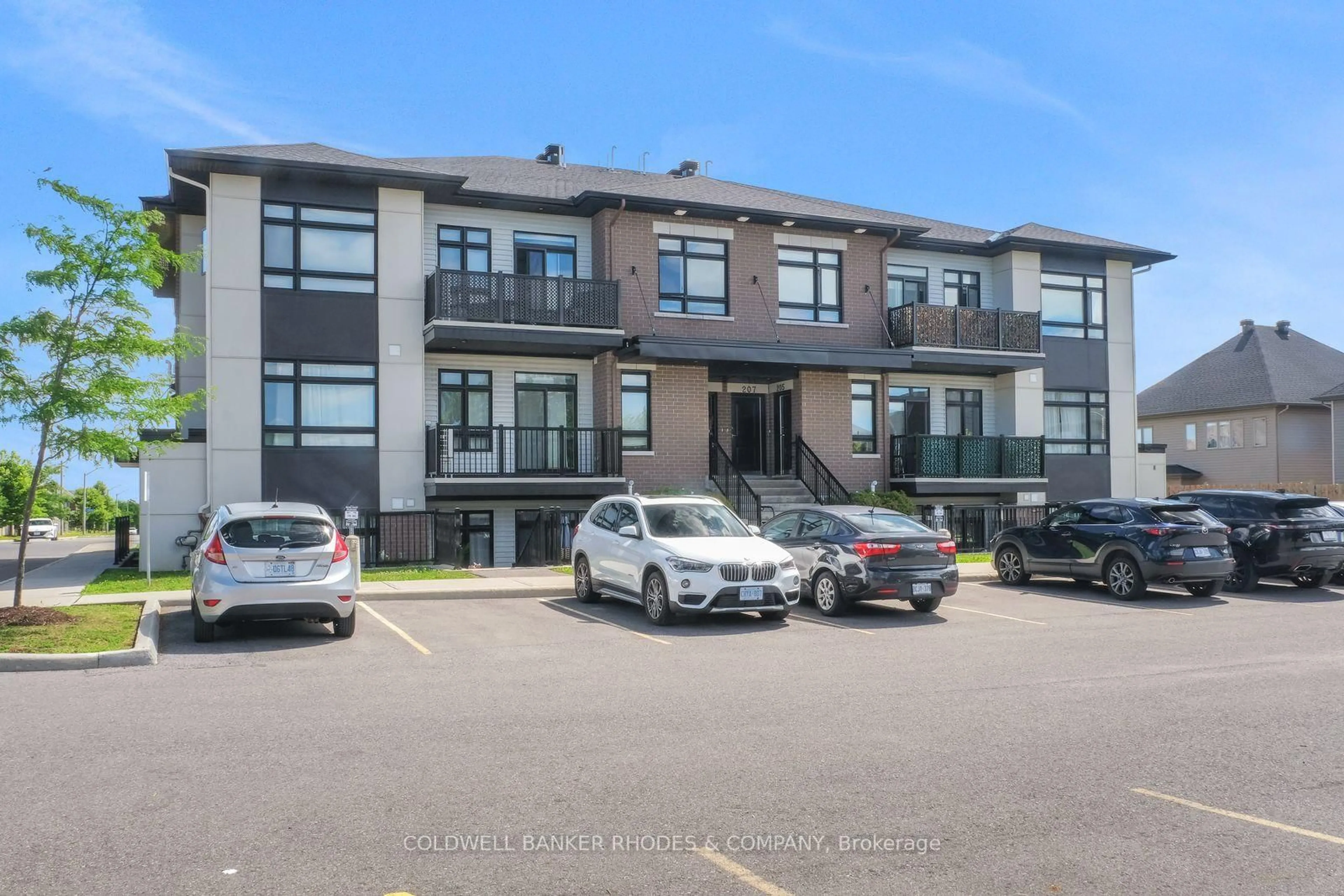 A pic from outside/outdoor area/front of a property/back of a property/a pic from drone, building for 209 Big Sky Private #23, Ottawa Ontario K1T 0M8