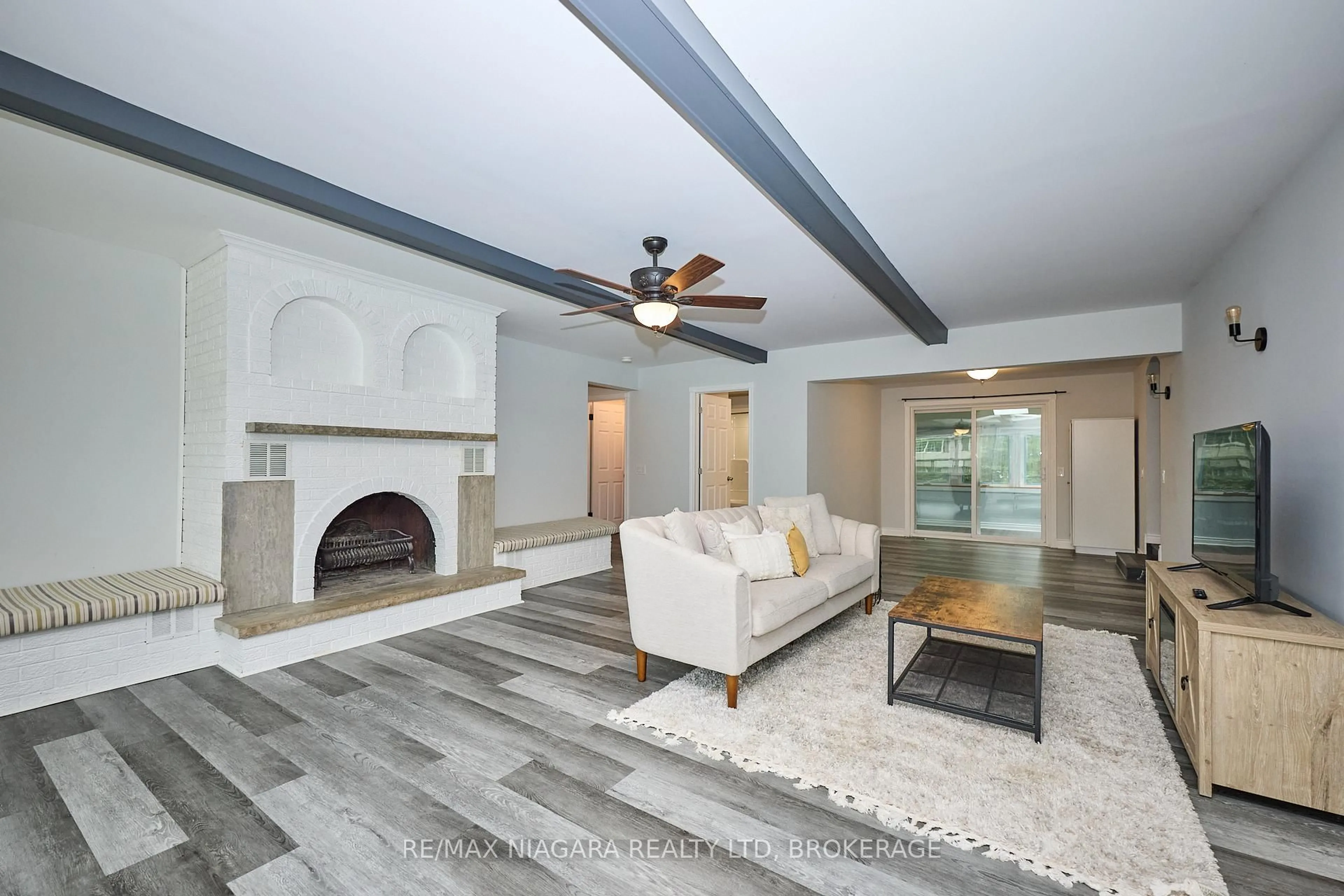 Living room with furniture, ceramic/tile floor for 3169 Hyman Ave, Fort Erie Ontario L0S 1N0