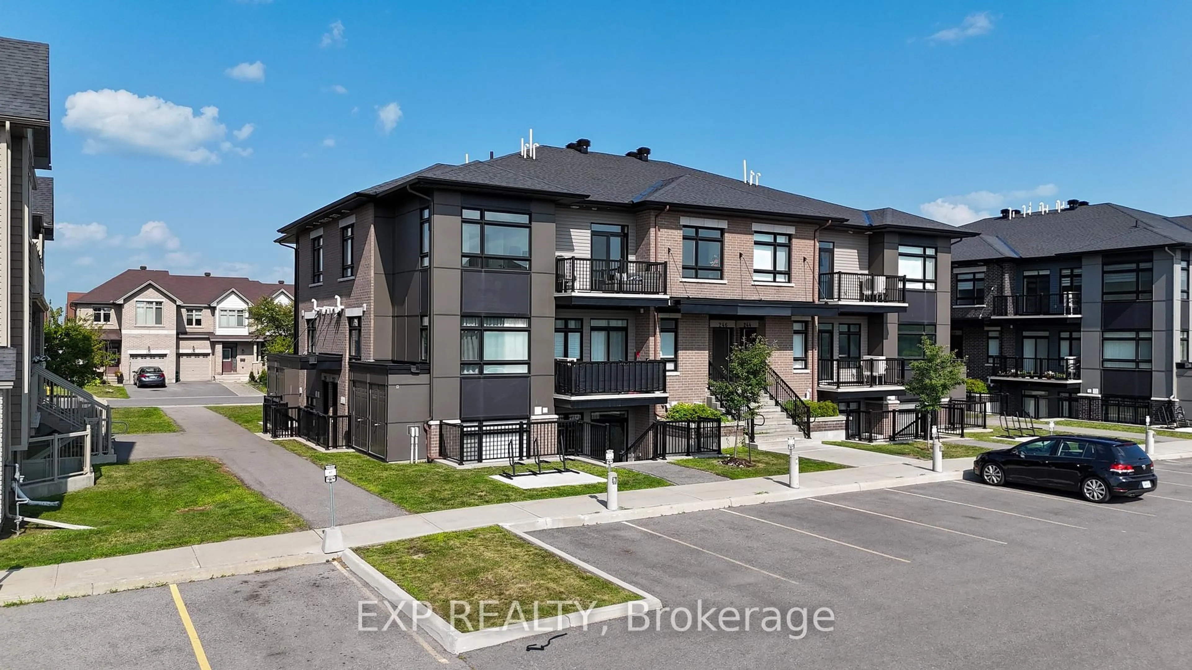 A pic from outside/outdoor area/front of a property/back of a property/a pic from drone, street for 252 Big Sky Private, Ottawa Ontario K1T 0M8