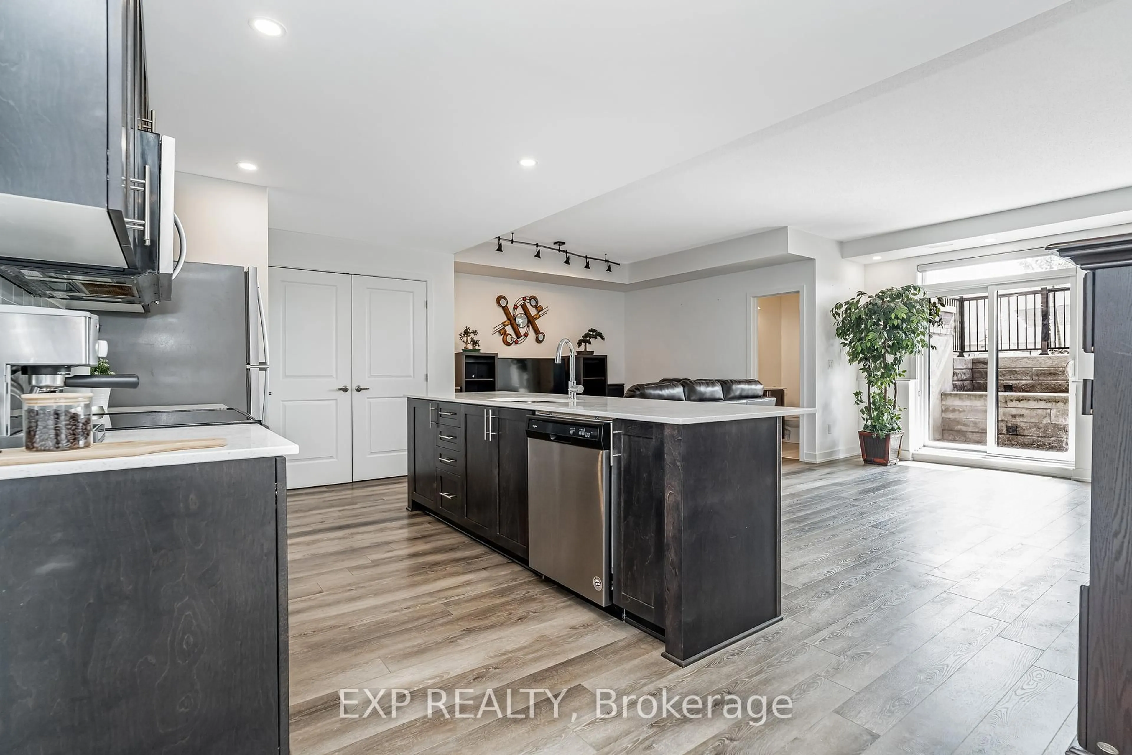 Open concept kitchen, unknown for 252 Big Sky Private, Ottawa Ontario K1T 0M8