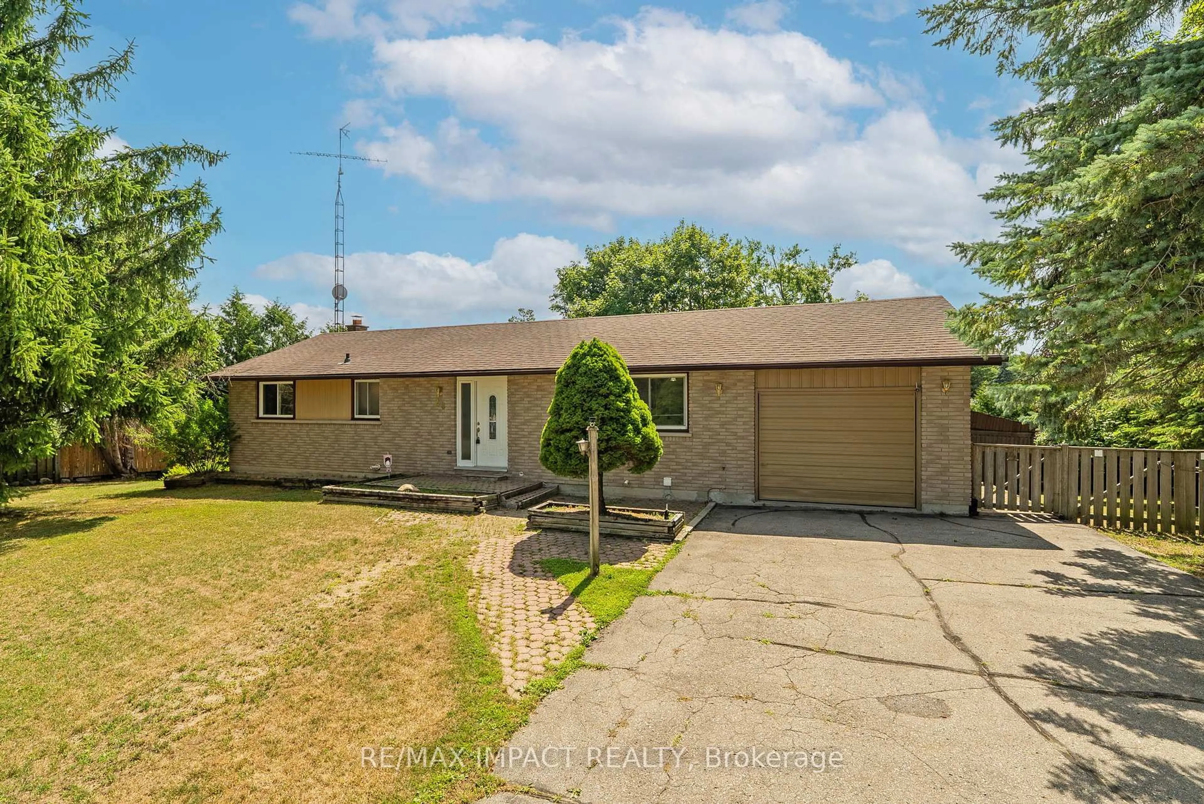A pic from outside/outdoor area/front of a property/back of a property/a pic from drone, street for 28 Pinewood Cres, Kawartha Lakes Ontario L0A 1K0