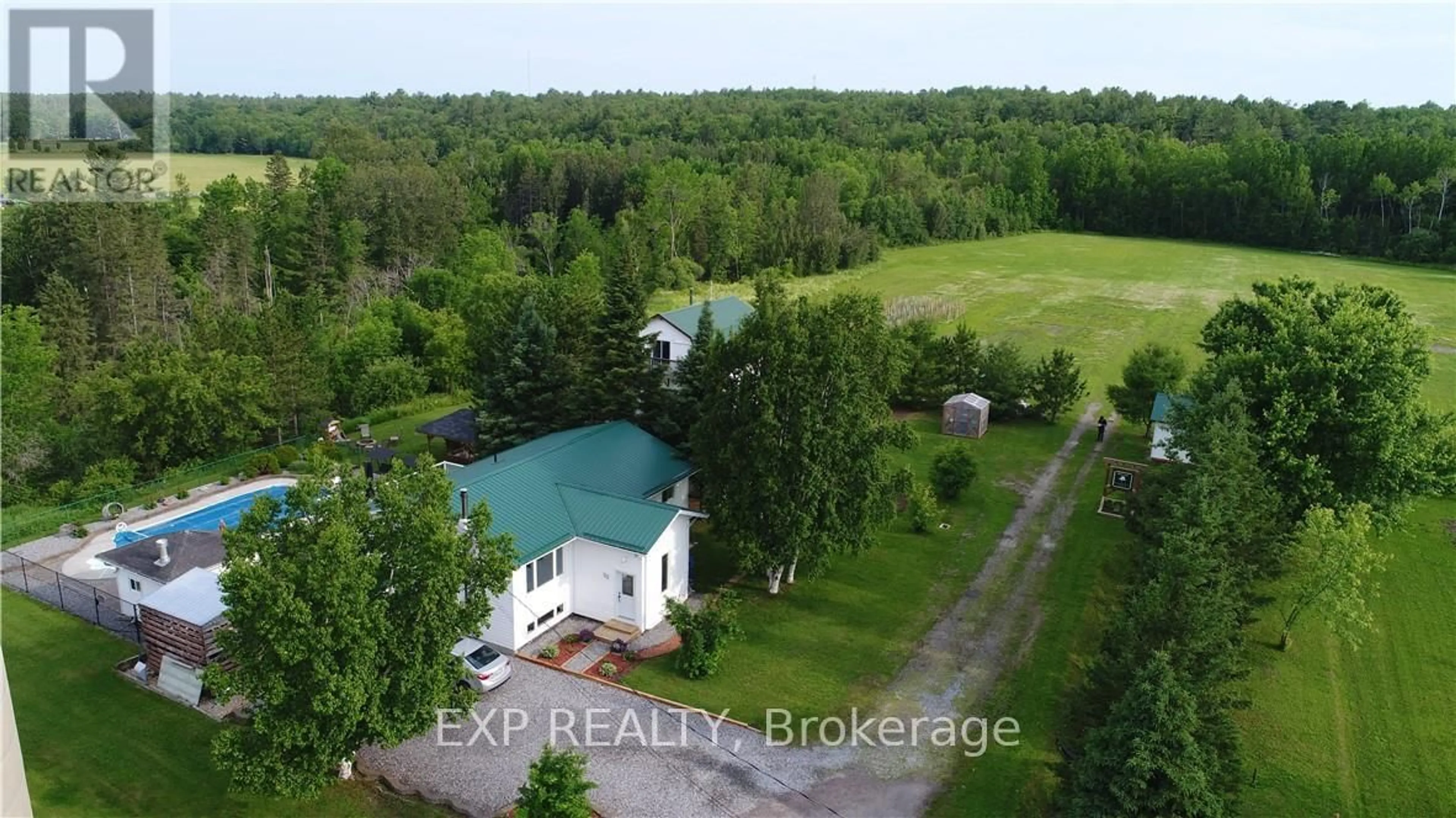 A pic from outside/outdoor area/front of a property/back of a property/a pic from drone, building for 33 Dubeau St, West Nipissing Ontario P0H 2M0