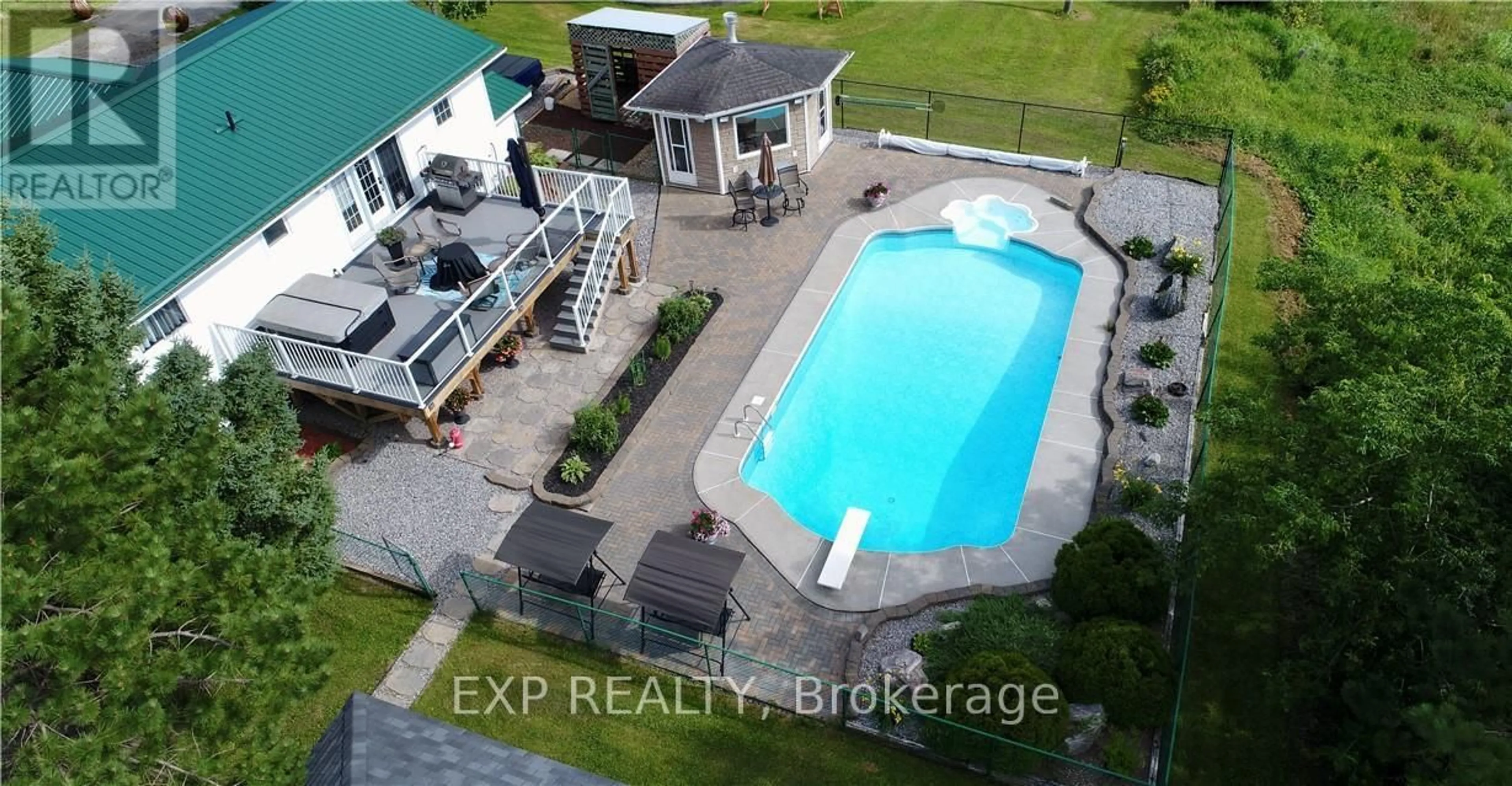 A pic from outside/outdoor area/front of a property/back of a property/a pic from drone, water/lake/river/ocean view for 33 Dubeau St, West Nipissing Ontario P0H 2M0