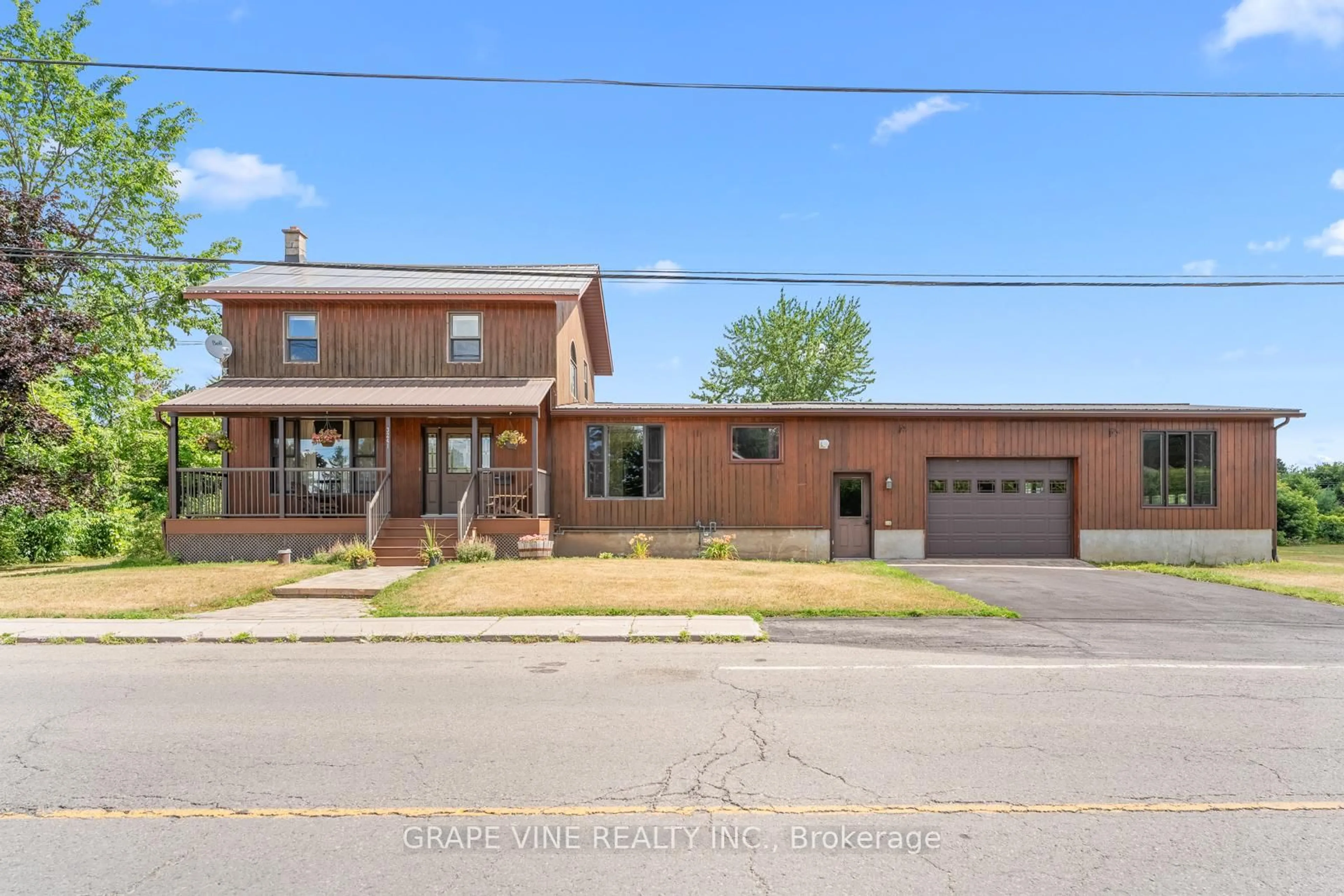 Home with brick exterior material, street for 3241 Elizabeth St, Osgoode Ontario K0A 2W0
