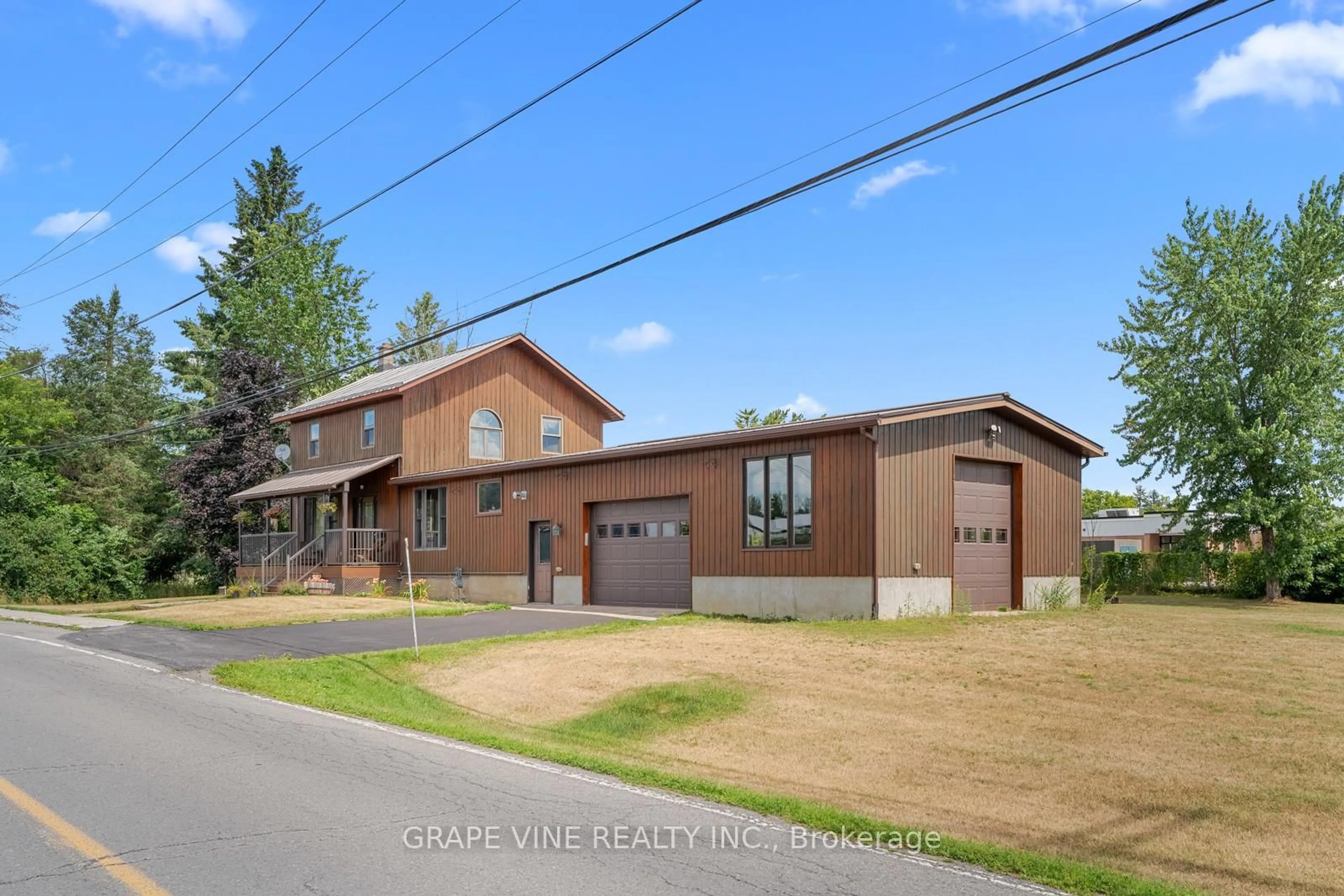 Home with brick exterior material, unknown for 3241 Elizabeth St, Osgoode Ontario K0A 2W0