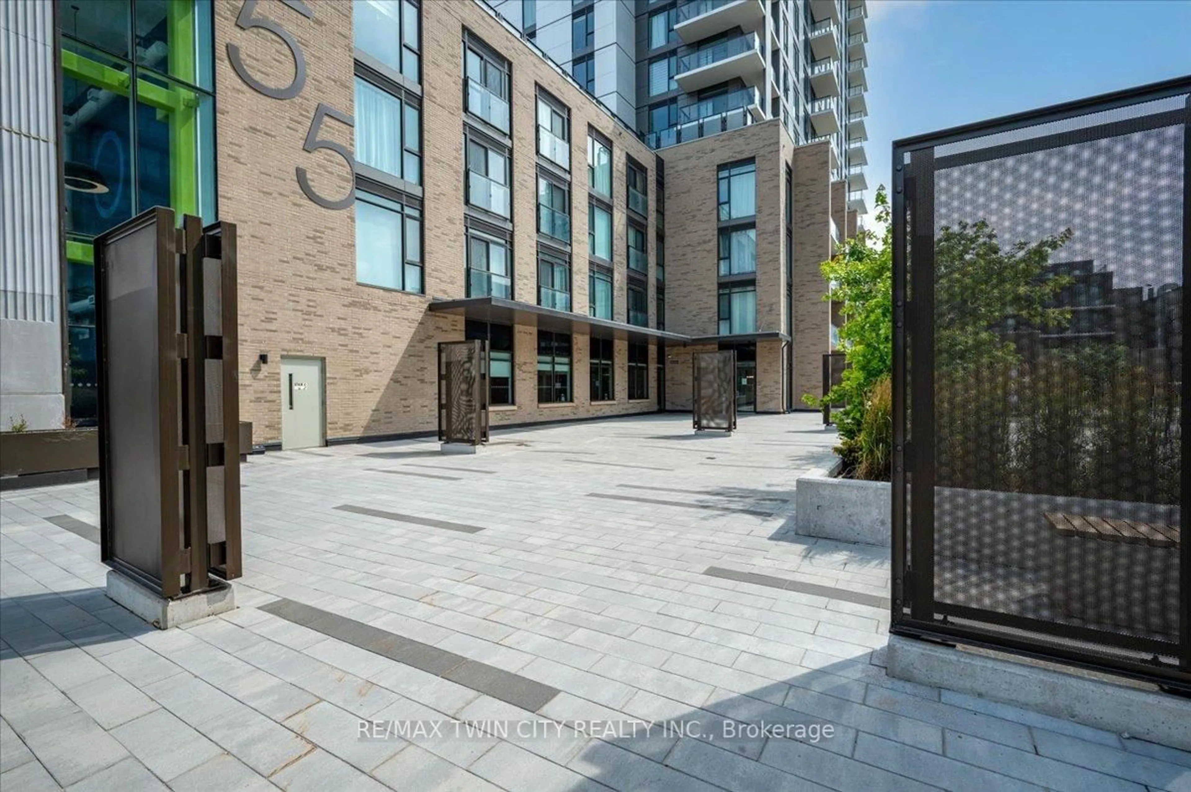 Unknown for 55 Duke St #220, Kitchener Ontario N2H 0C9