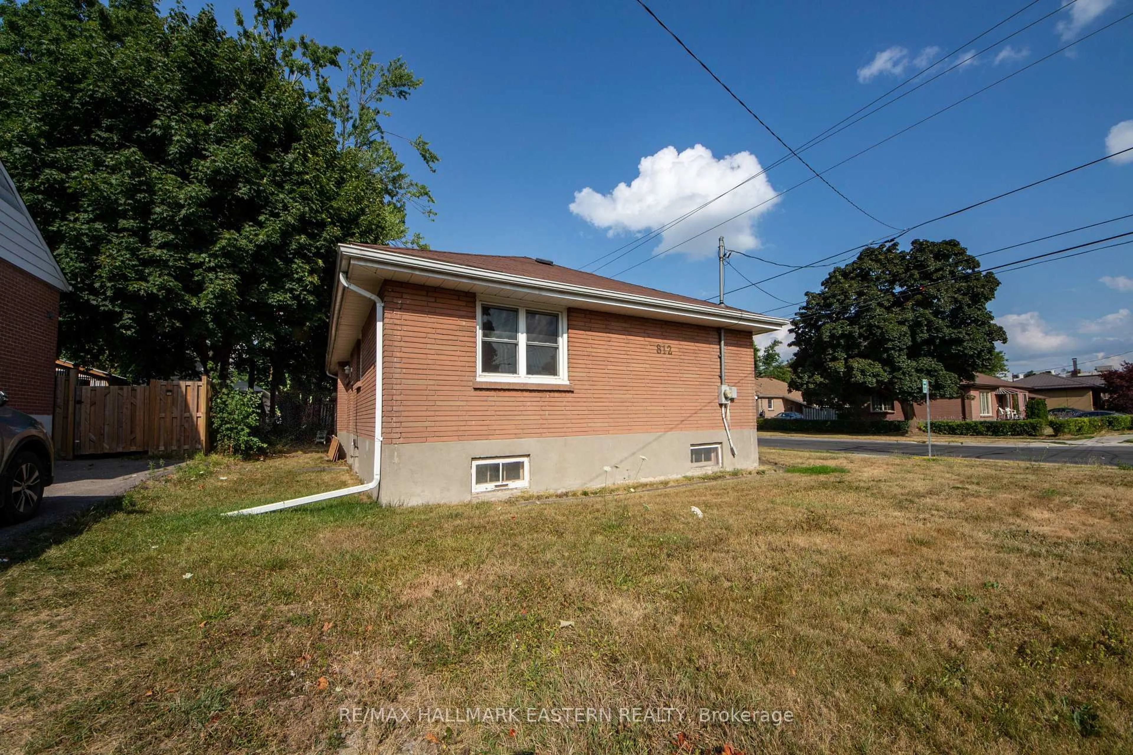 Home with brick exterior material, street for 812 Argyle St, Peterborough North Ontario K9H 5T3
