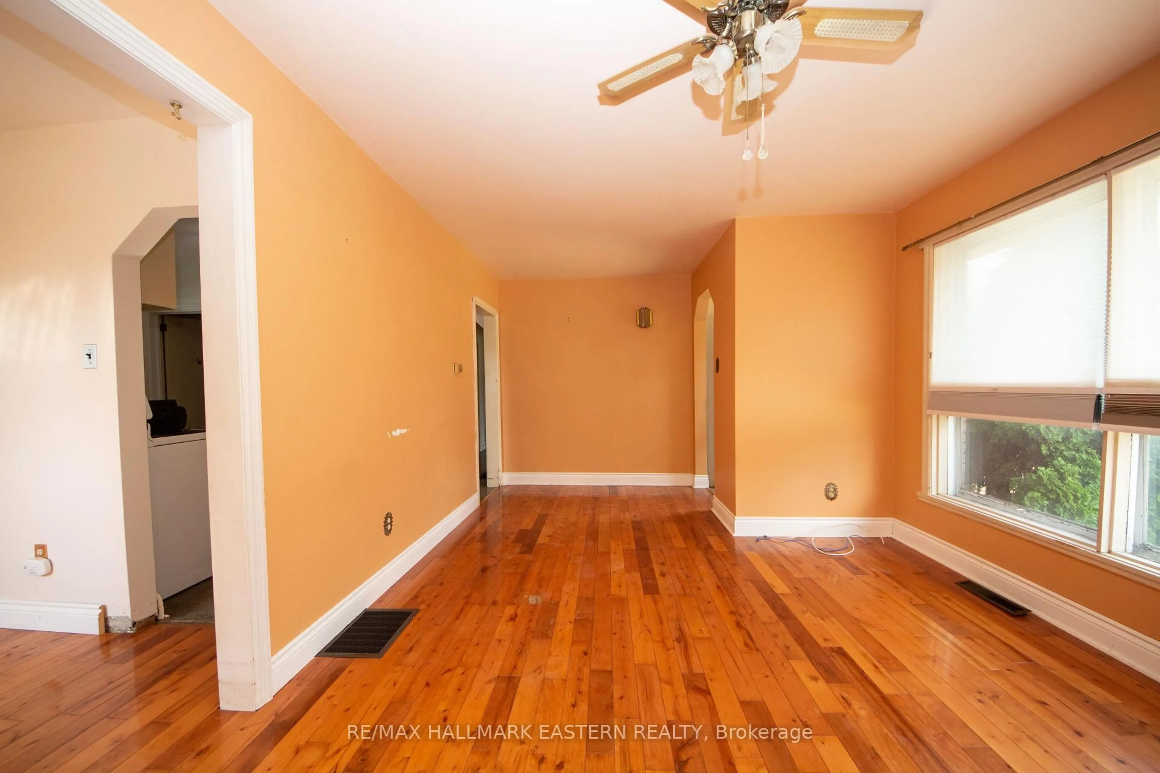 A pic of a room for 812 Argyle St, Peterborough North Ontario K9H 5T3