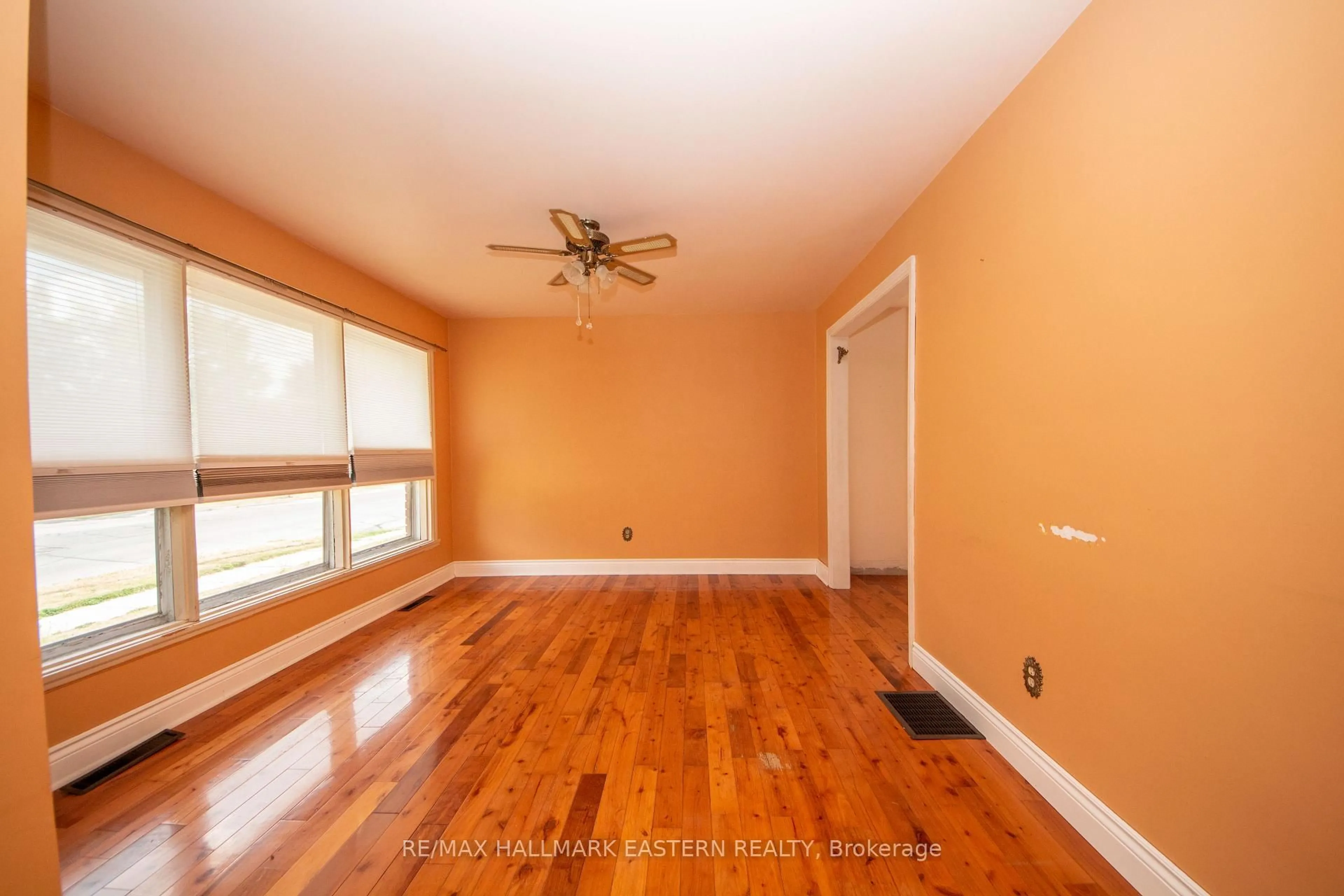 A pic of a room for 812 Argyle St, Peterborough North Ontario K9H 5T3