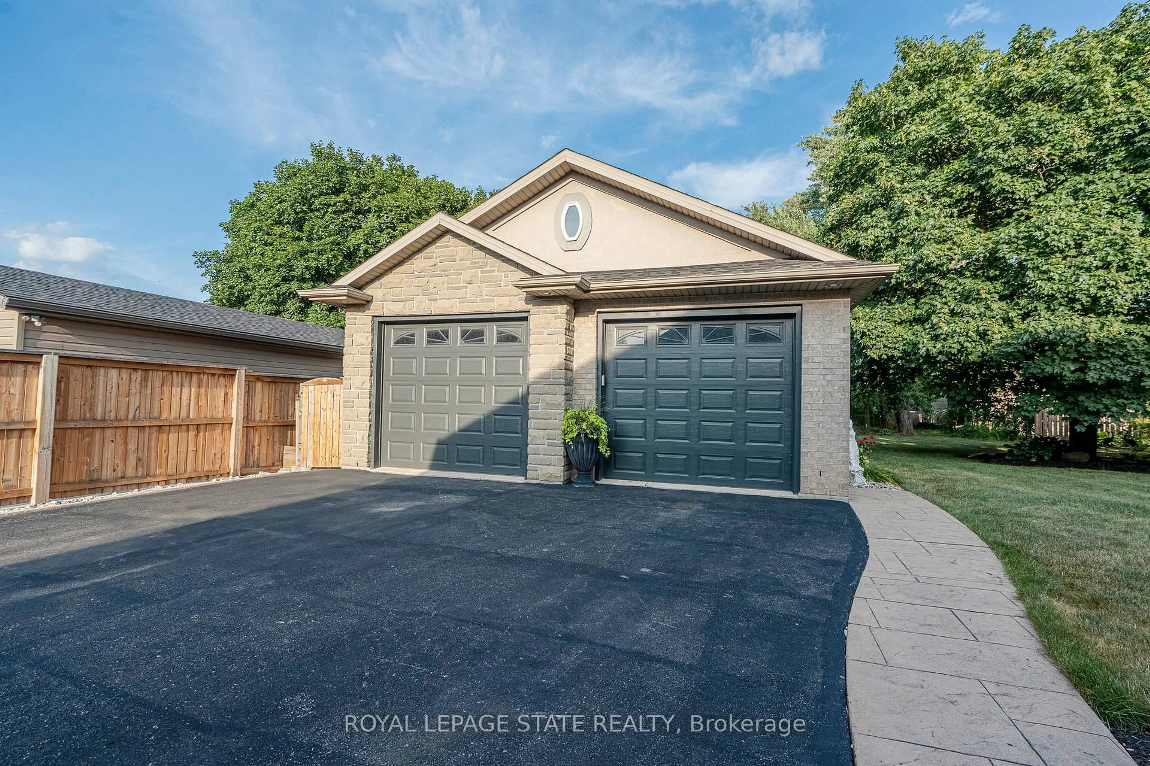 Unknown for 198 Gray Rd, Hamilton Ontario L8E 1T7