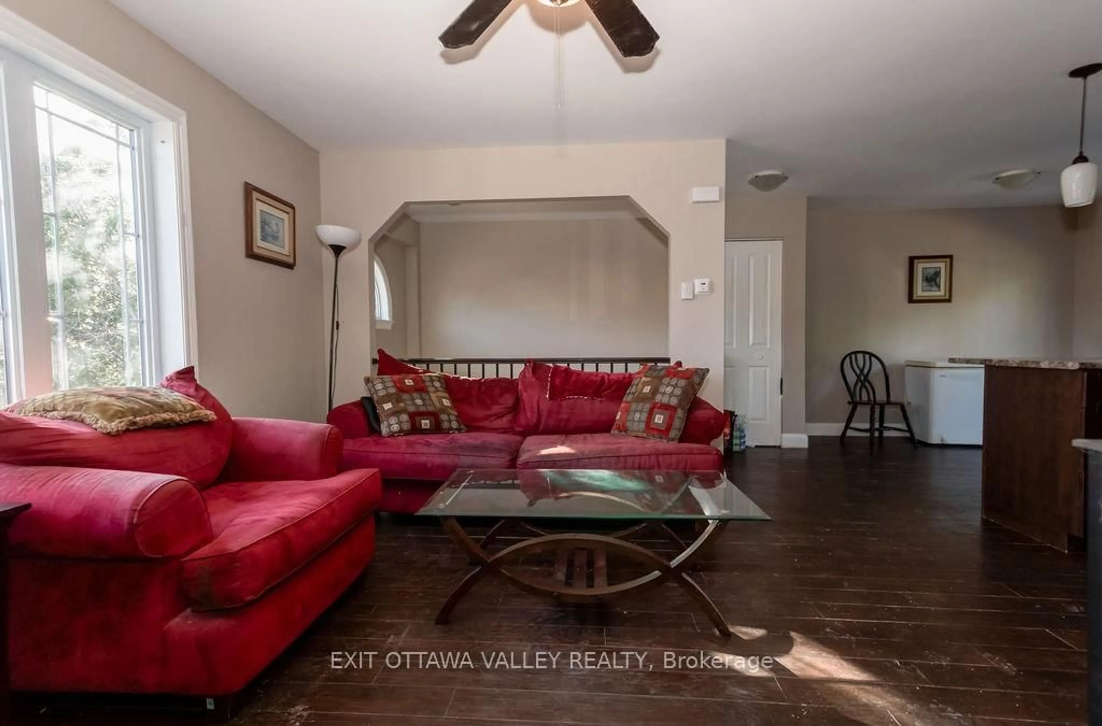 Living room with furniture, unknown for 229 Everett St, Pembroke Ontario K8A 3W3