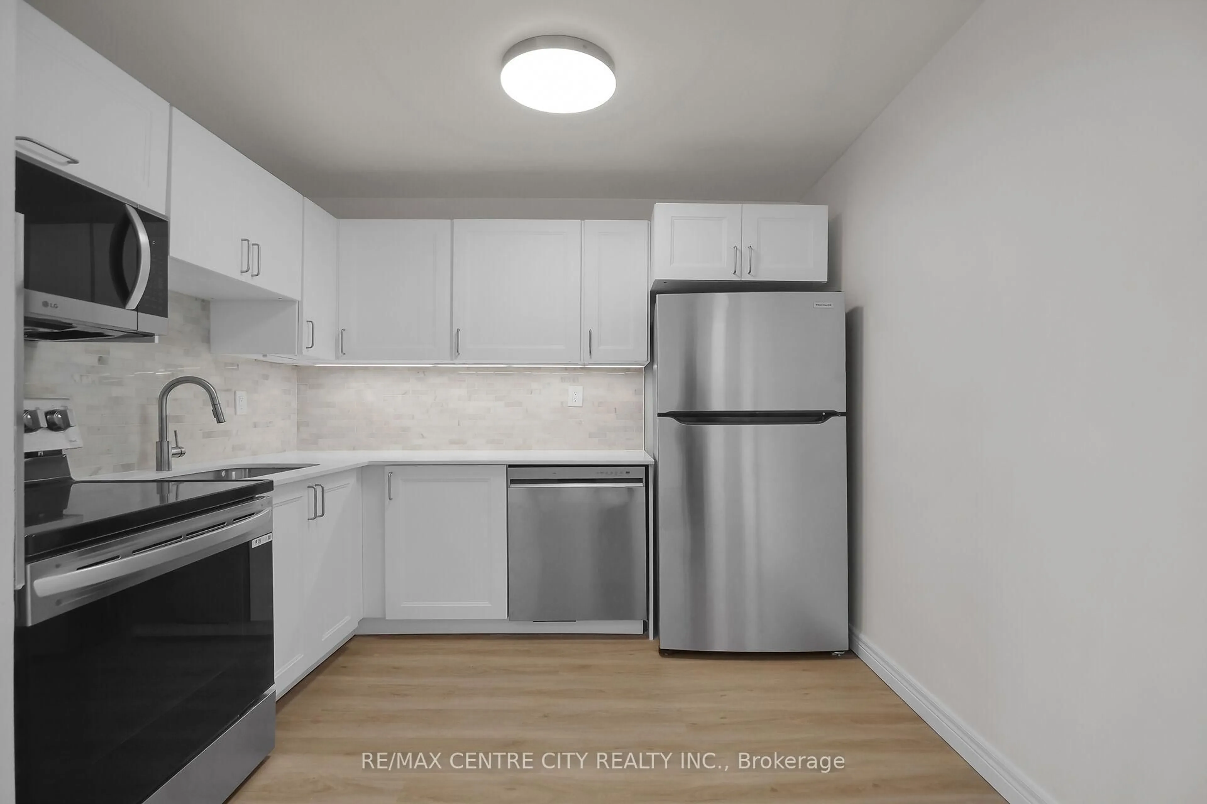 Standard kitchen, unknown for 573 Mornington Ave #512, London East Ontario N5Y 4T9