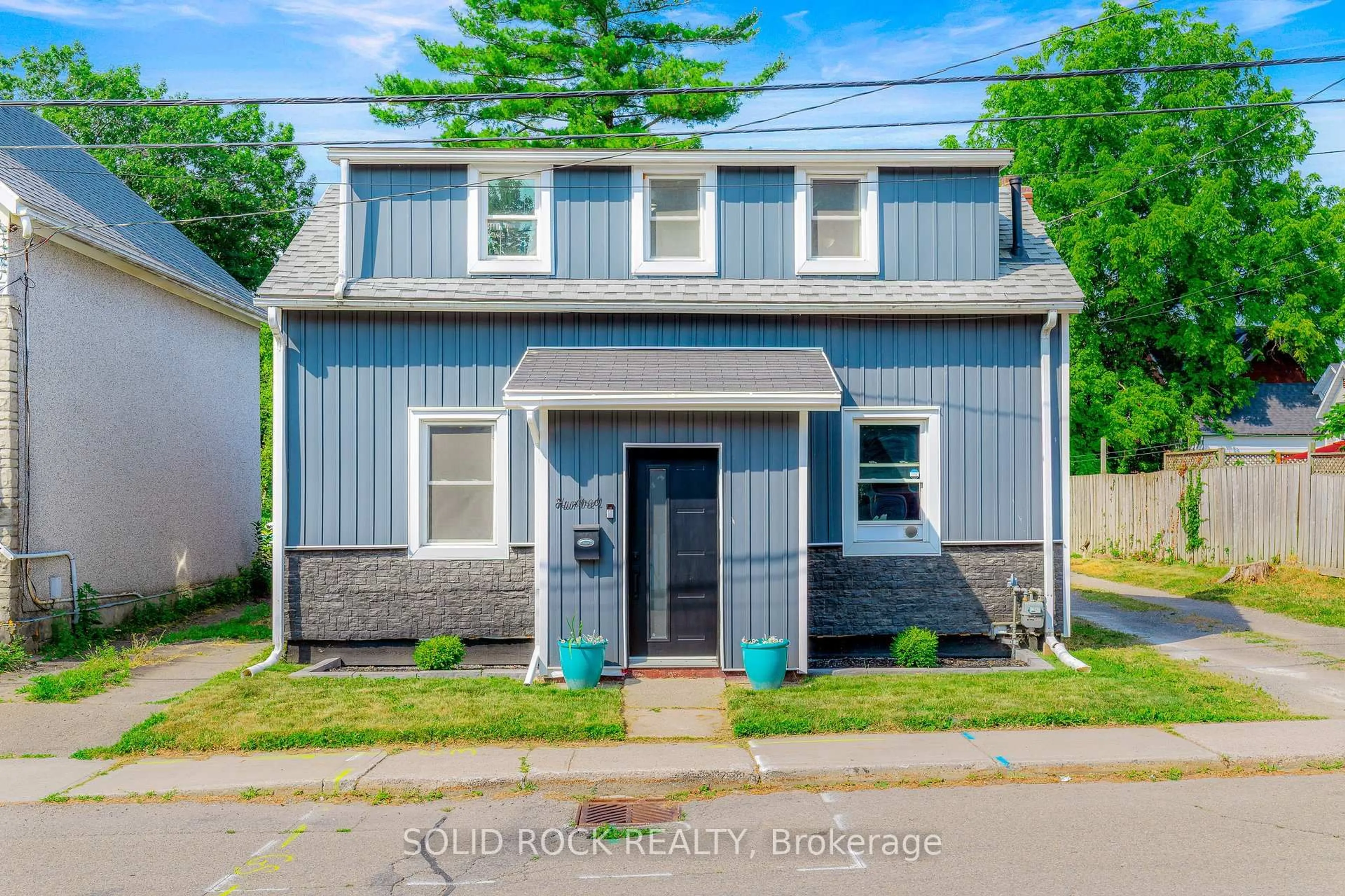 Unknown for 100 John St, Brockville Ontario K6V 5B2