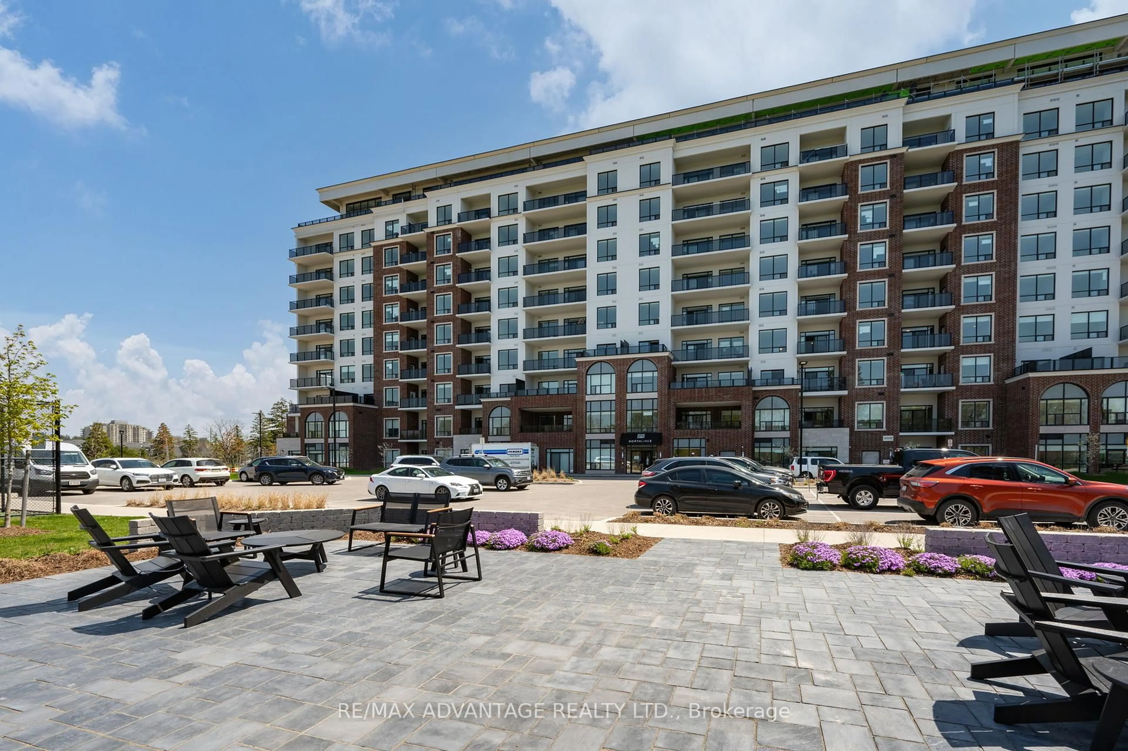 Patio, building for 480 Callaway Rd #102, London North Ontario N6G 0Z3