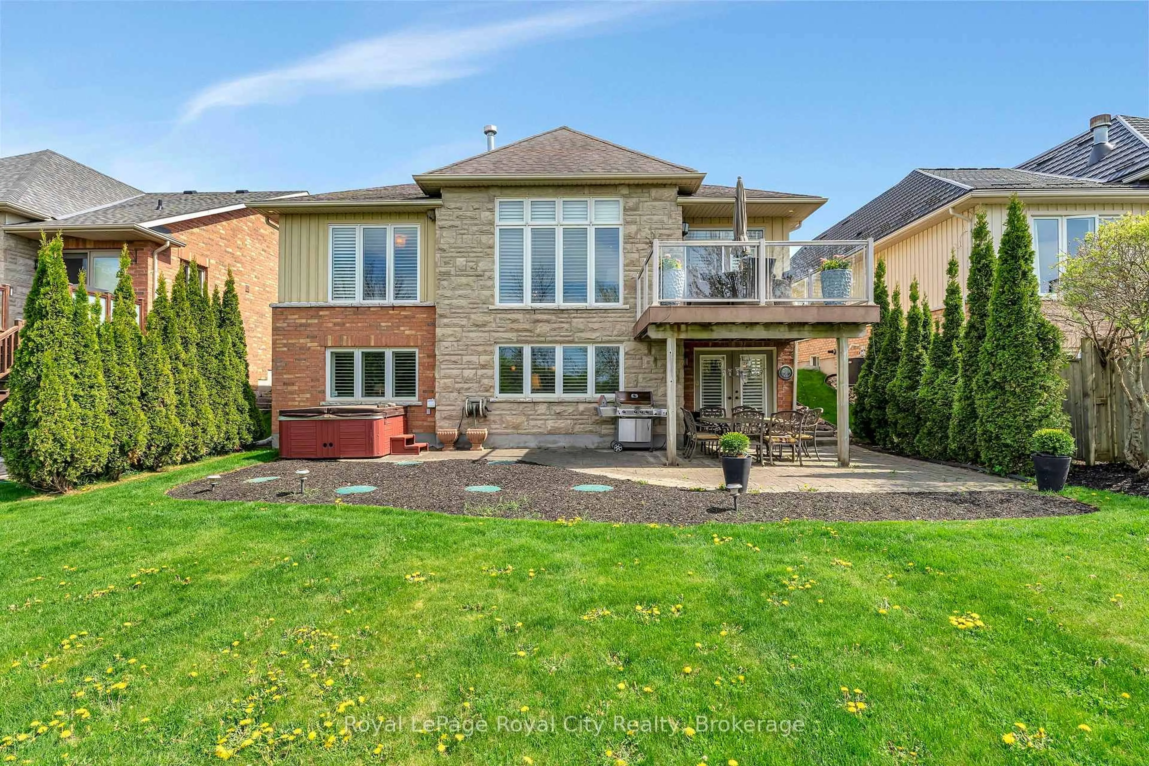 Home with brick exterior material, street for 74 Aberfoyle Mill Cres, Puslinch Ontario N0B 2J0