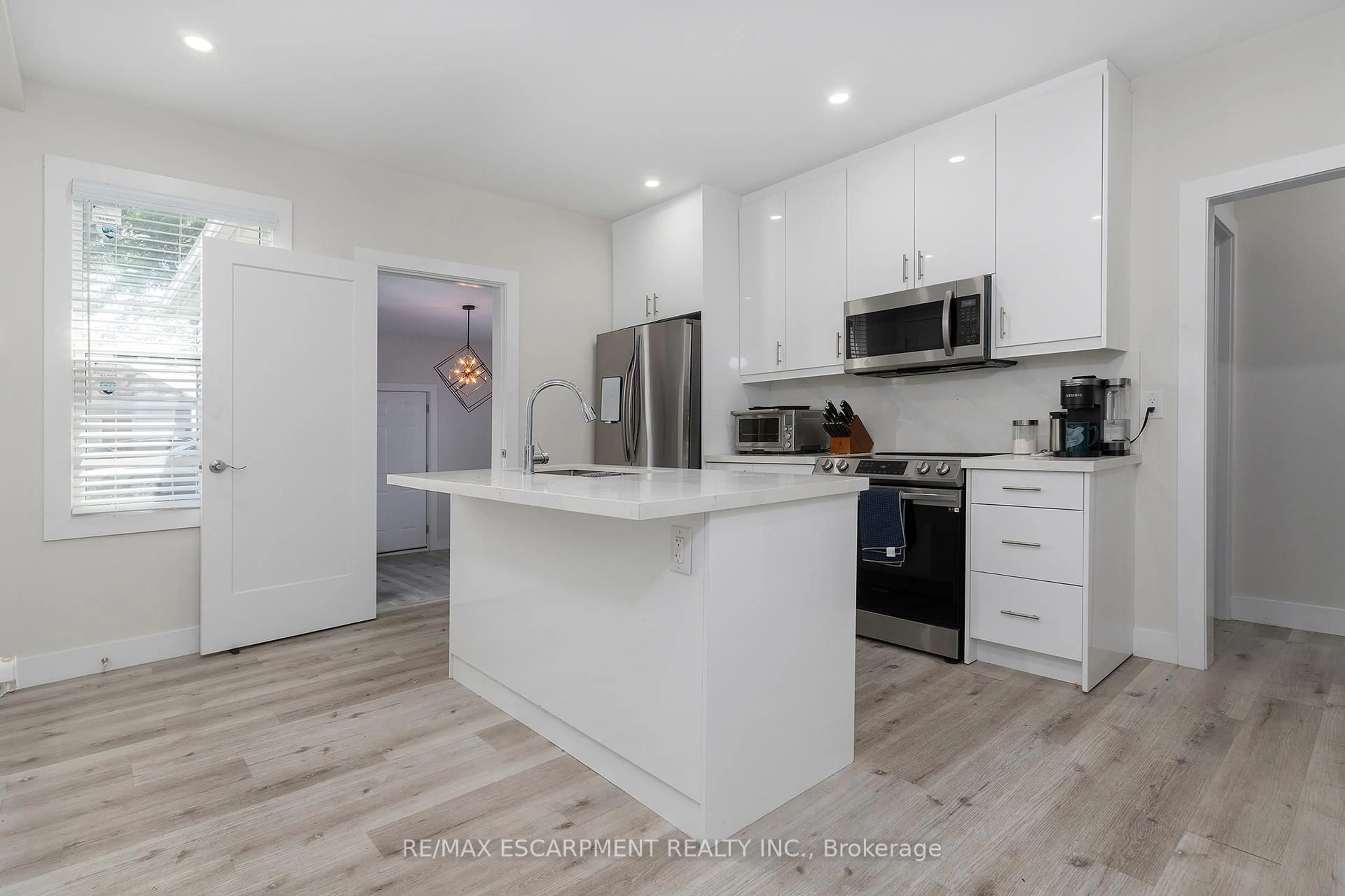 Open concept kitchen, unknown for 2546 WILSON St, Hamilton Ontario L0R 1A0