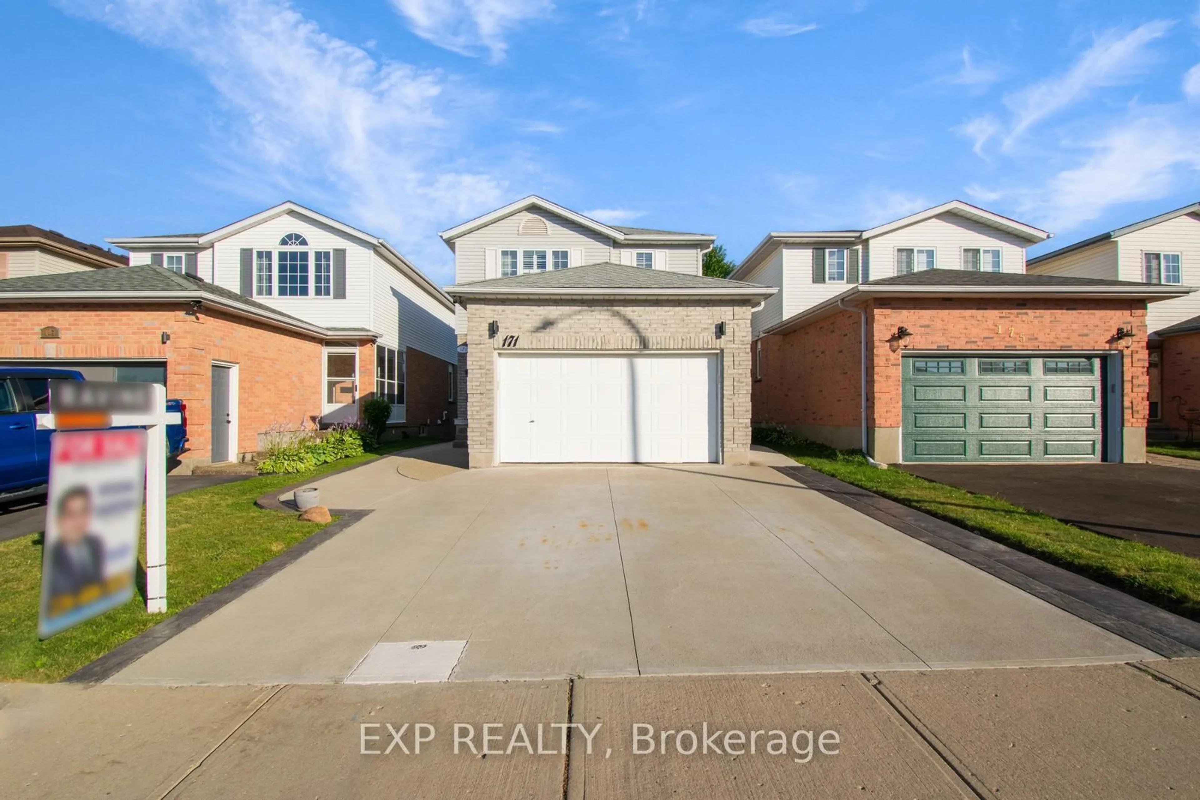 A pic from outside/outdoor area/front of a property/back of a property/a pic from drone, street for 171 RESURRECTION Dr, Kitchener Ontario N2N 3H1