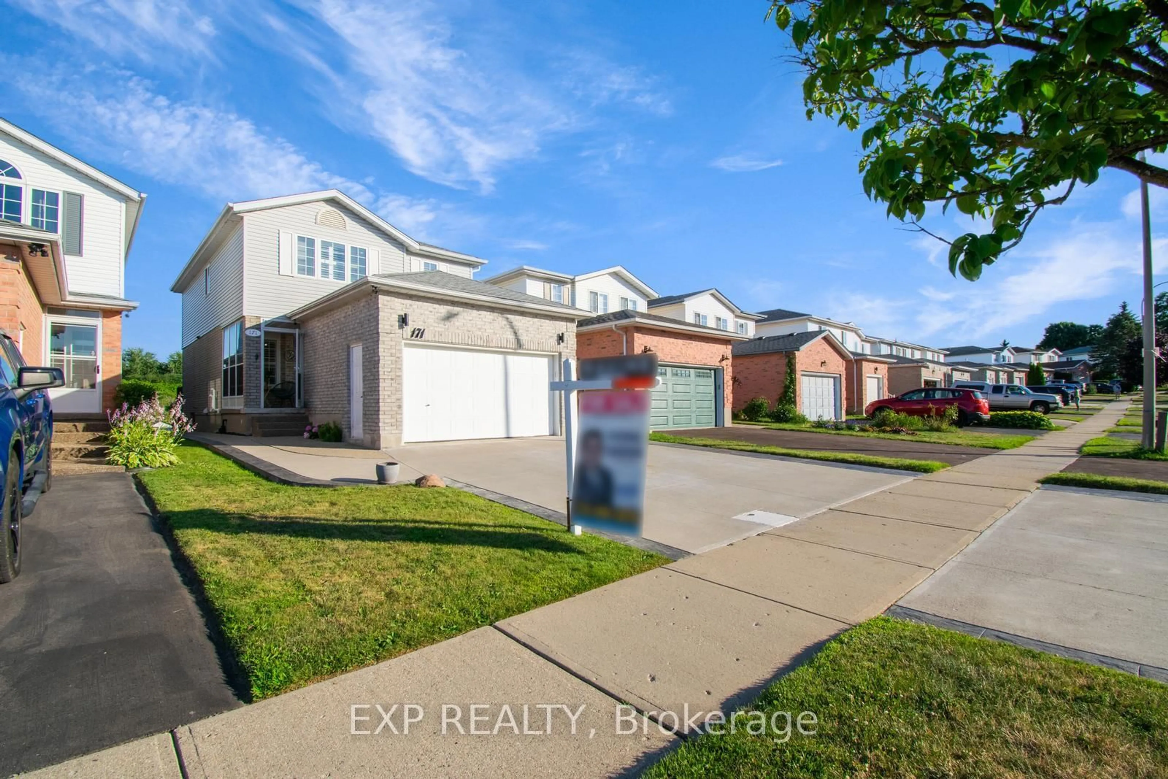 A pic from outside/outdoor area/front of a property/back of a property/a pic from drone, street for 171 RESURRECTION Dr, Kitchener Ontario N2N 3H1