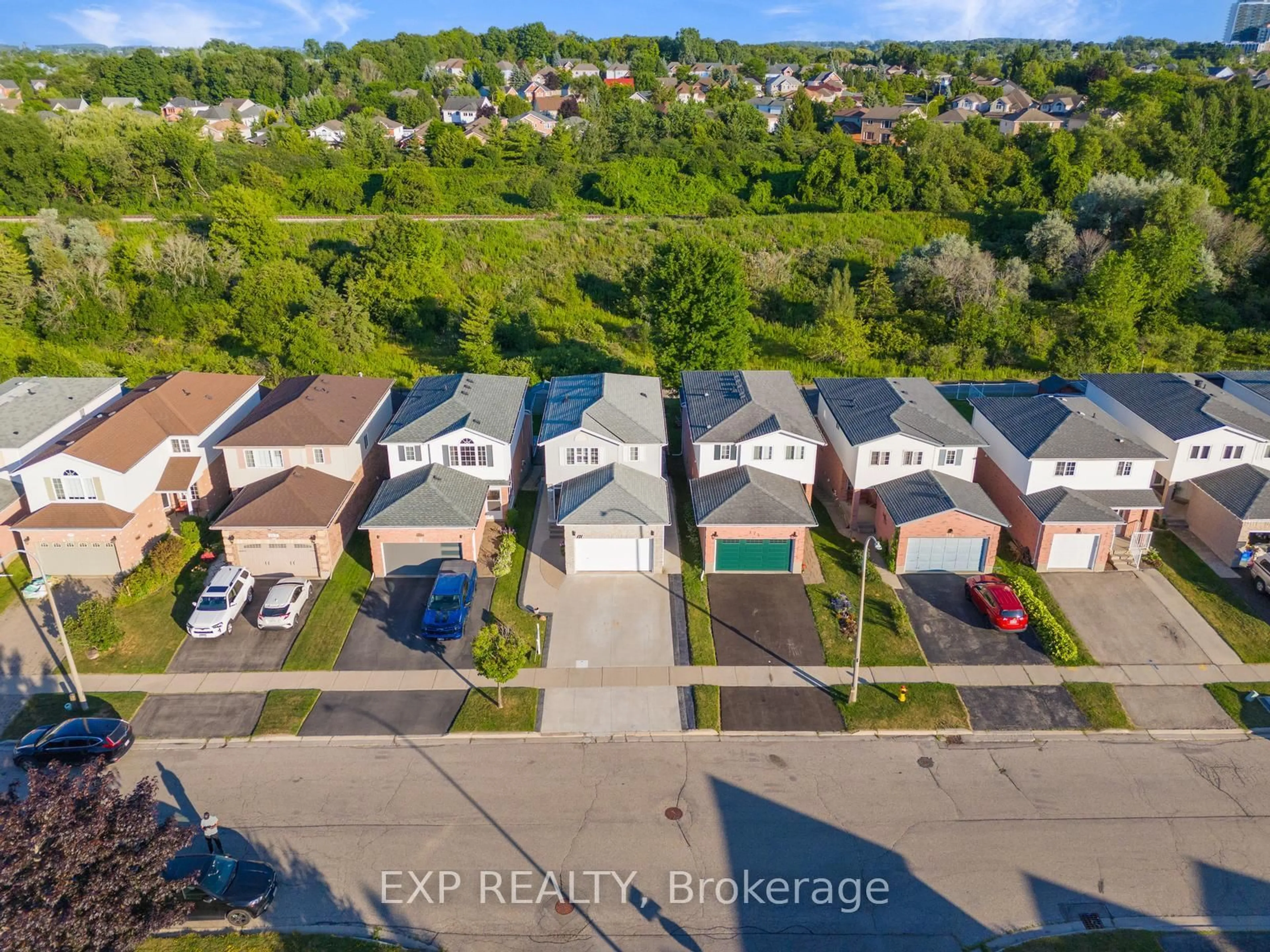 A pic from outside/outdoor area/front of a property/back of a property/a pic from drone, street for 171 RESURRECTION Dr, Kitchener Ontario N2N 3H1
