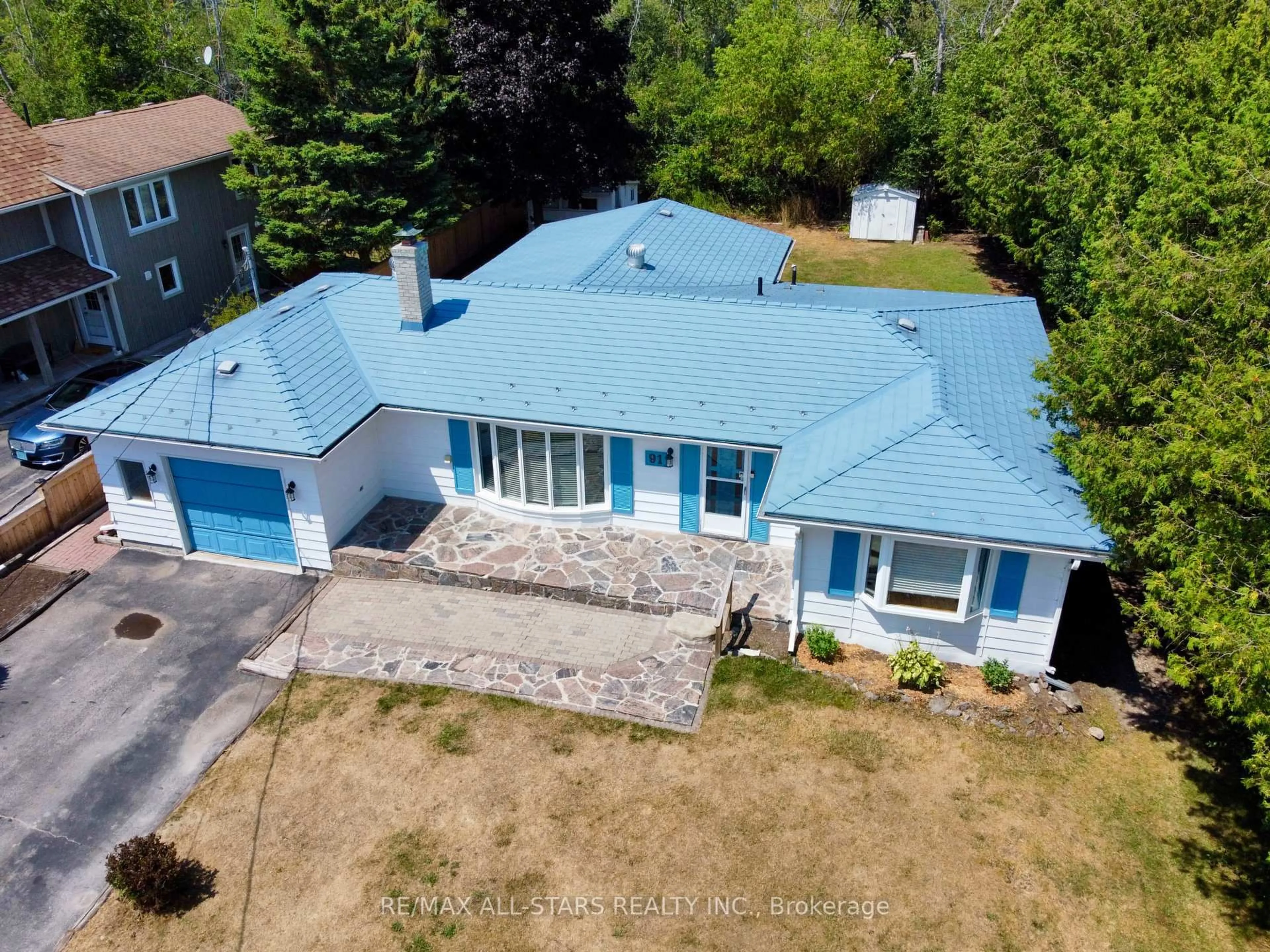 A pic from outside/outdoor area/front of a property/back of a property/a pic from drone, unknown for 91 Front St, Kawartha Lakes Ontario K0M 1A0