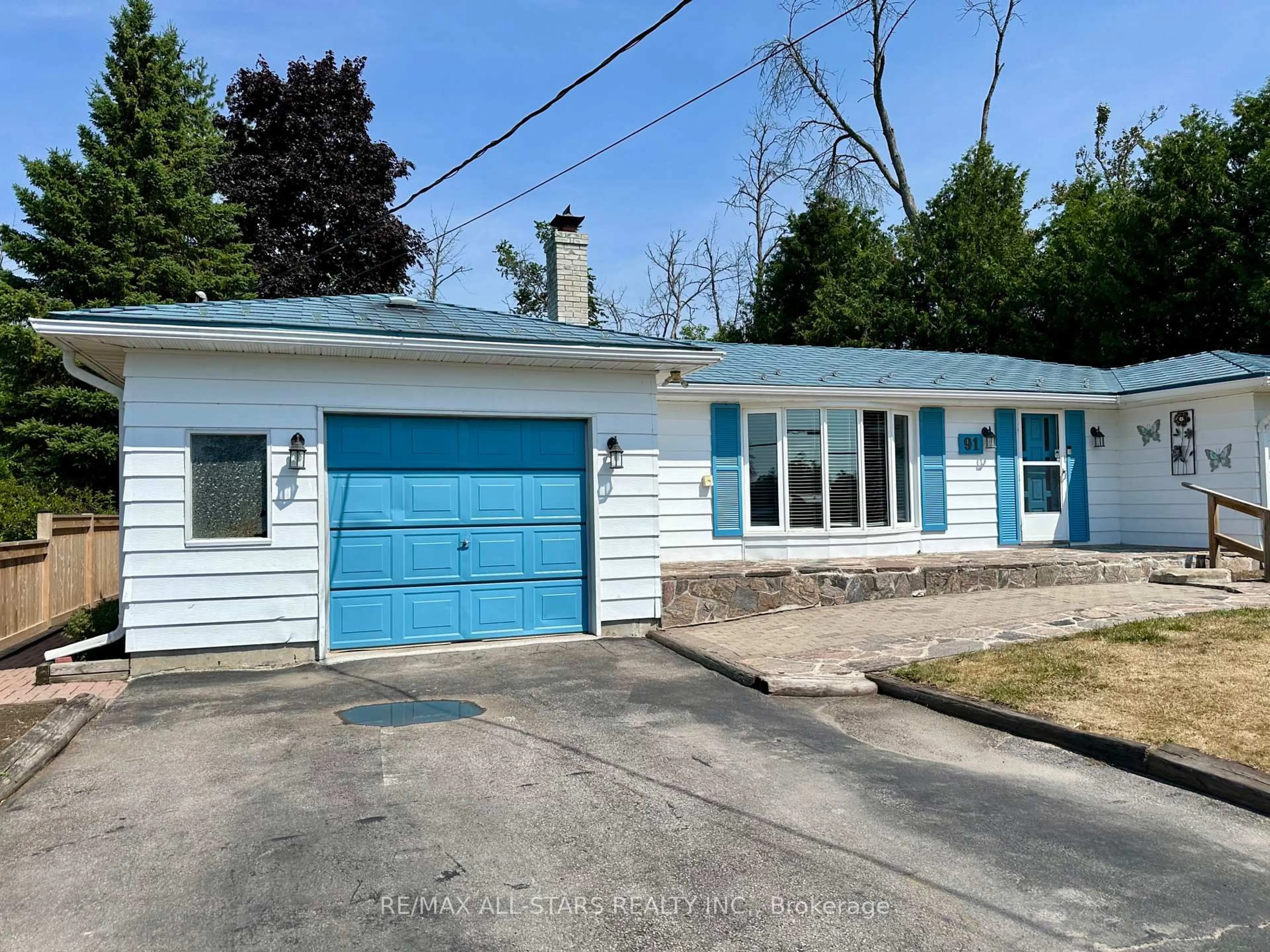 Home with vinyl exterior material, street for 91 Front St, Kawartha Lakes Ontario K0M 1A0