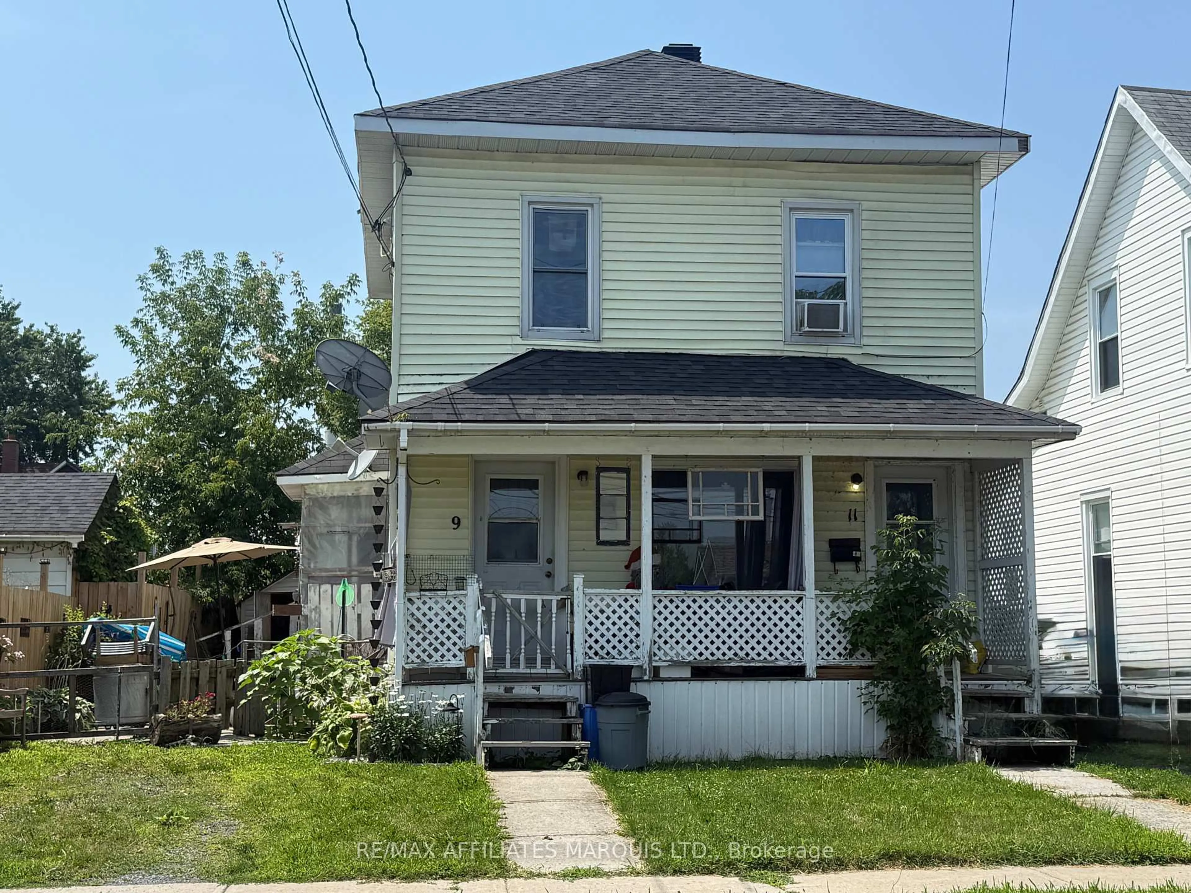 Home with vinyl exterior material, street for 9-11 Gulf St, Cornwall Ontario K6J 4N3