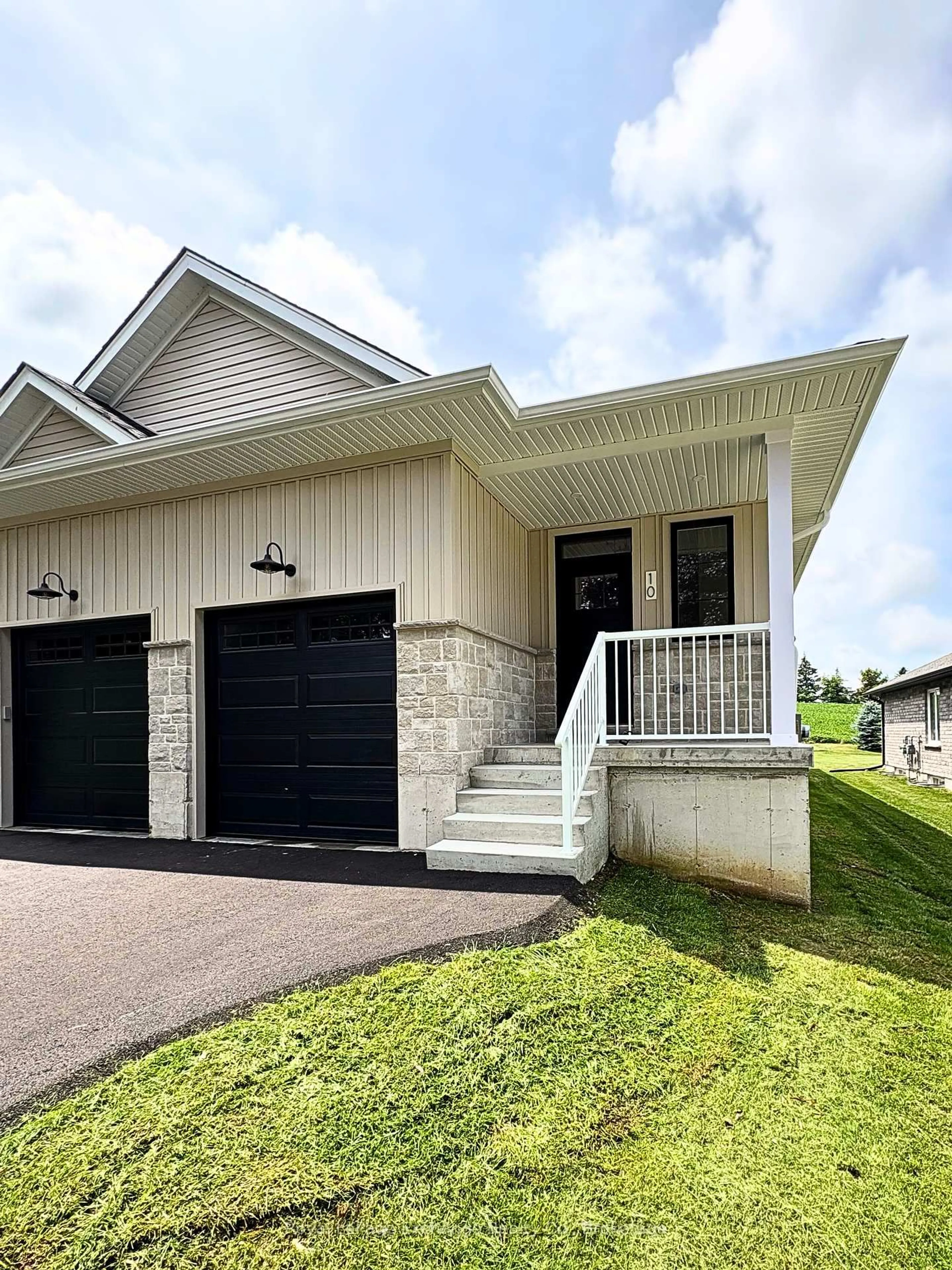 Unknown for 10 Janet St, South Bruce Ontario N0G 2S0