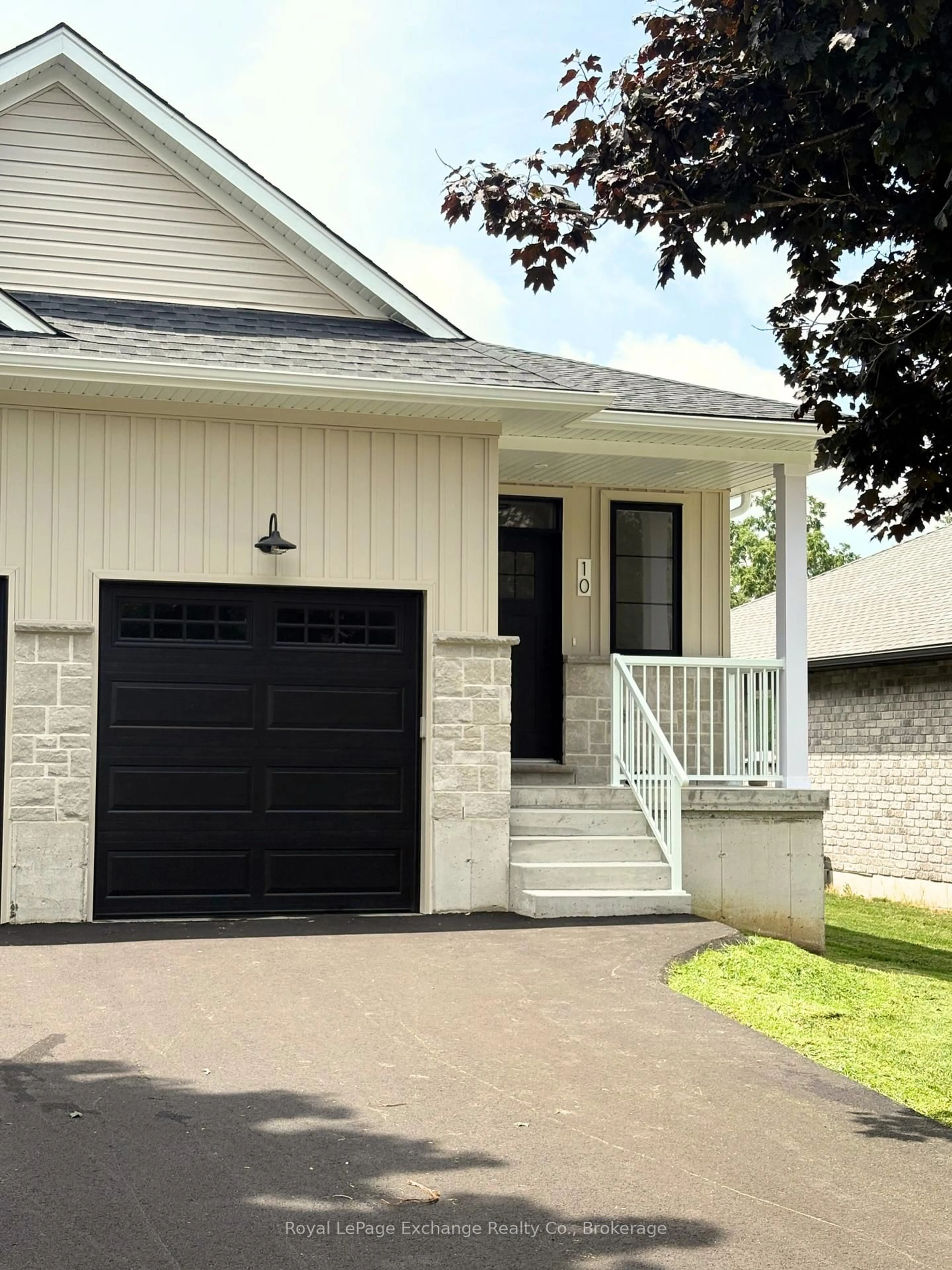 Home with vinyl exterior material, street for 10 Janet St, South Bruce Ontario N0G 2S0
