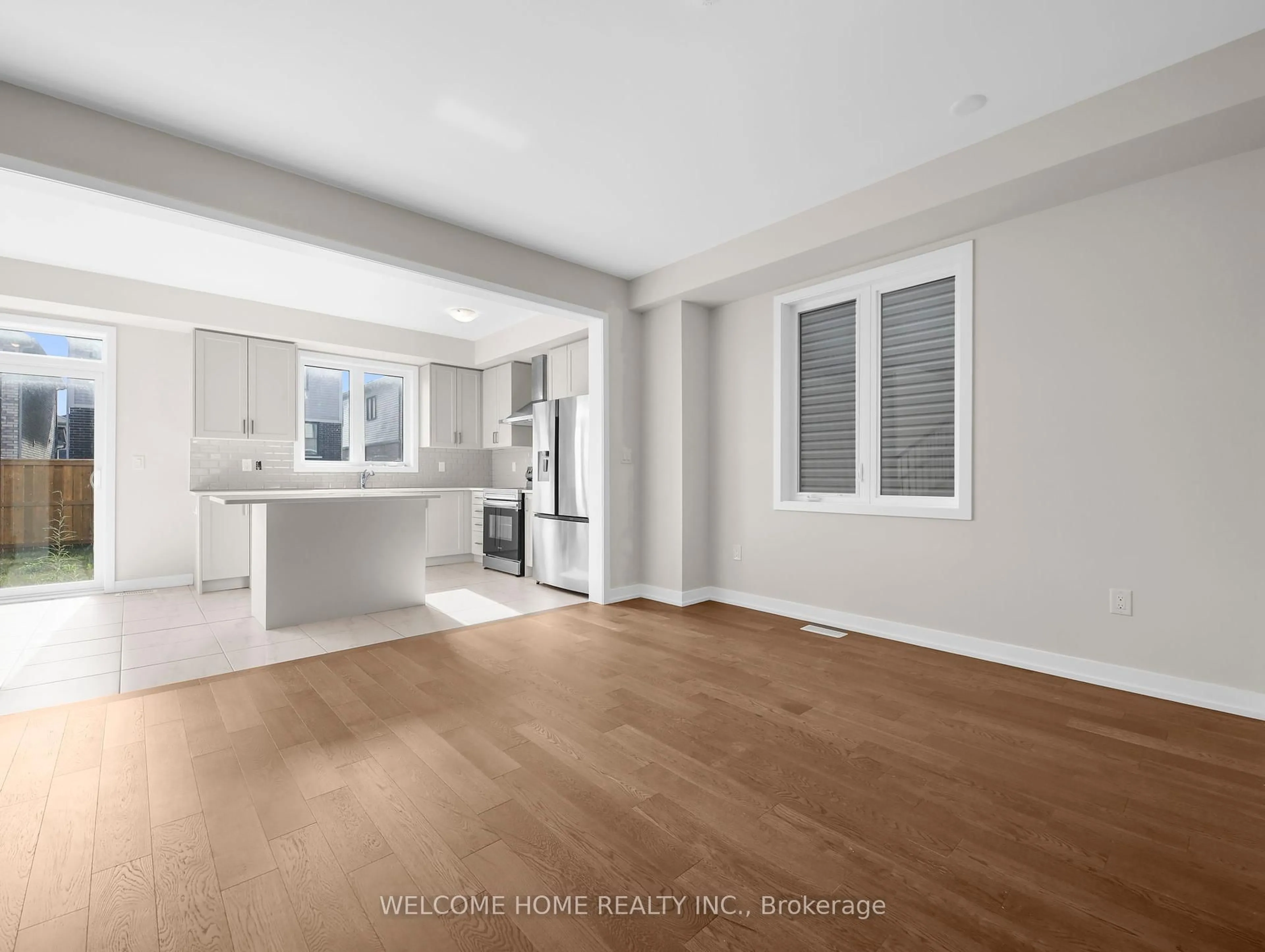 Open concept kitchen, unknown for 6 Sun haven Lane, Thorold Ontario L2V 0K6