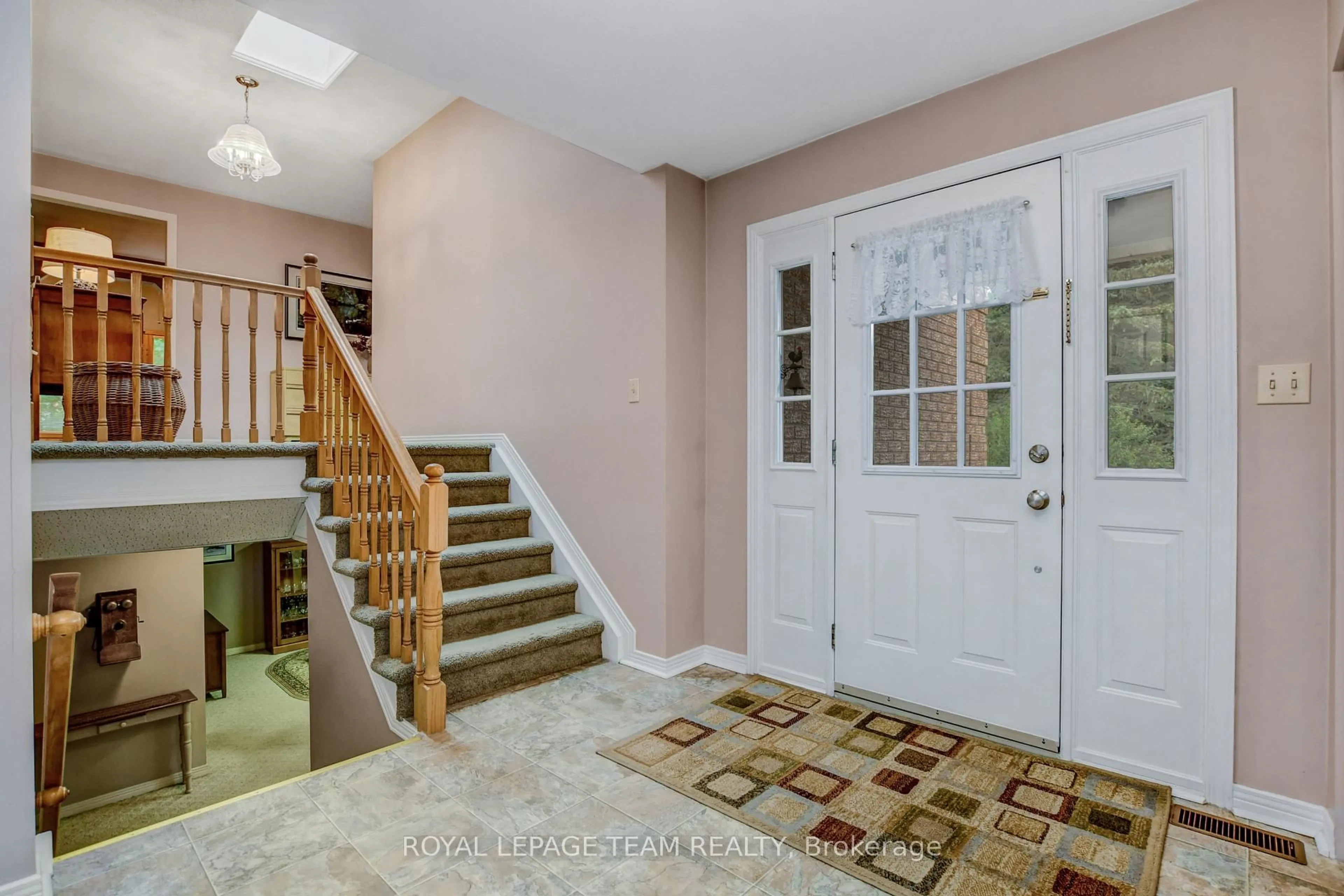 Indoor entryway for 1043 County rd 44 Rd, North Grenville Ontario K0G 1T0
