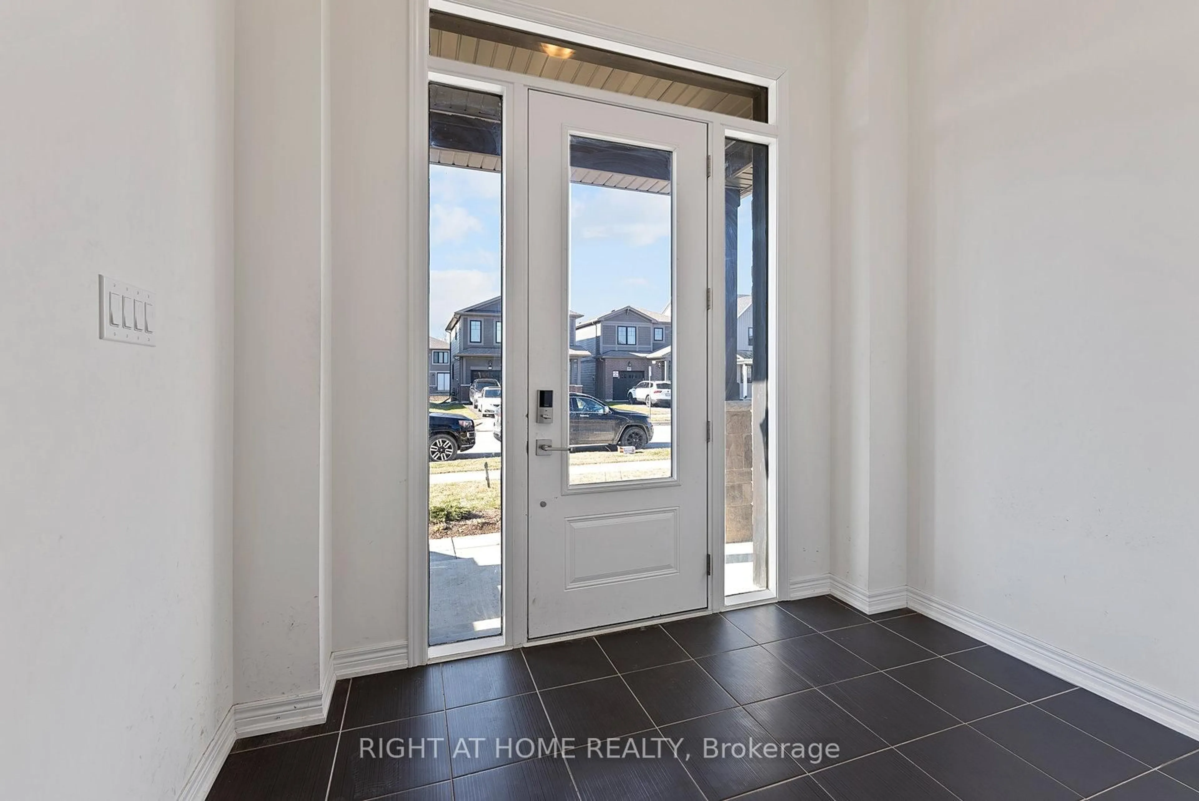 Indoor entryway for 90 Spitfire Dr, Hamilton Ontario L0R 1W0
