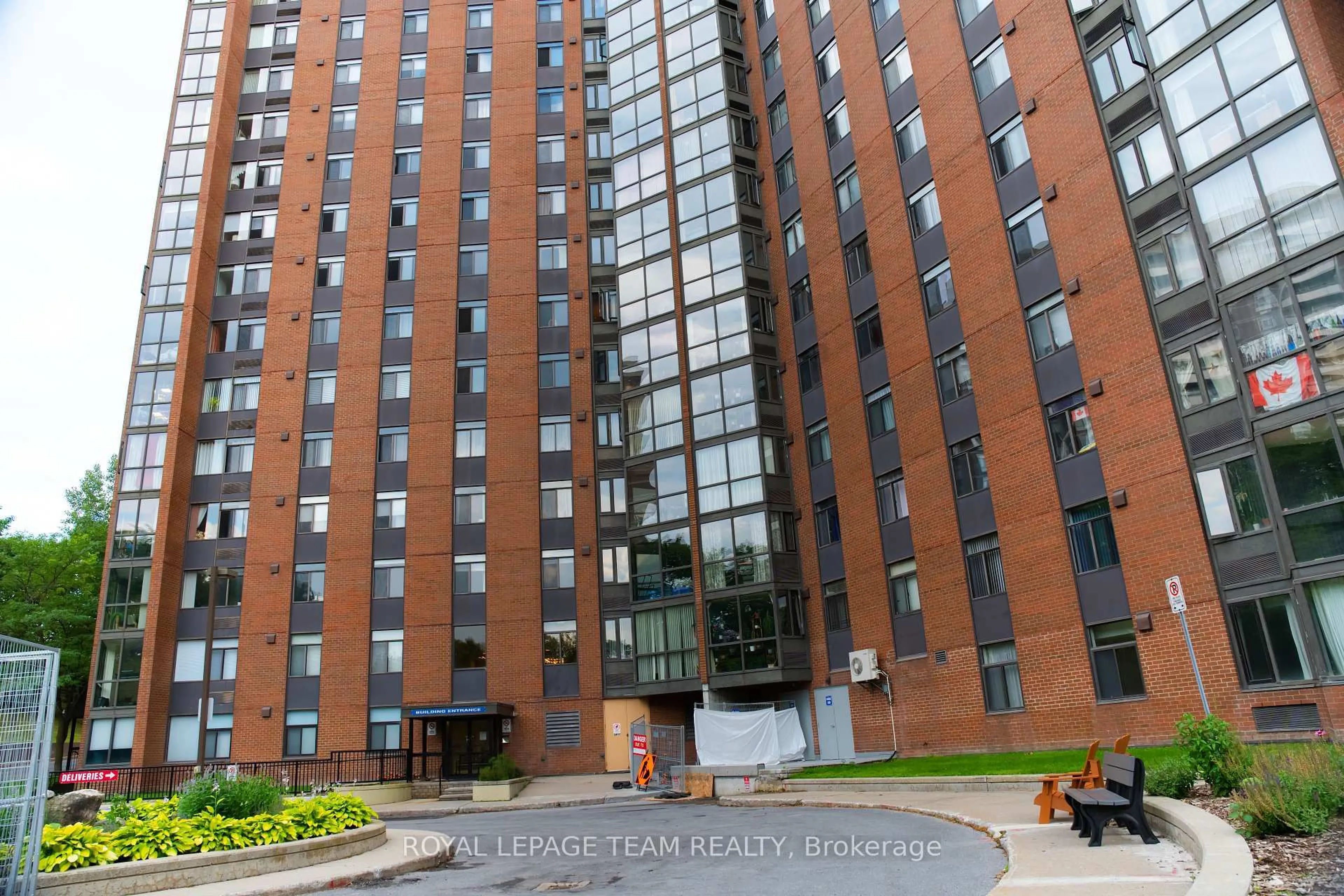 Unknown for 2871 Richmond Rd #1516, Ottawa Ontario K2B 8M5