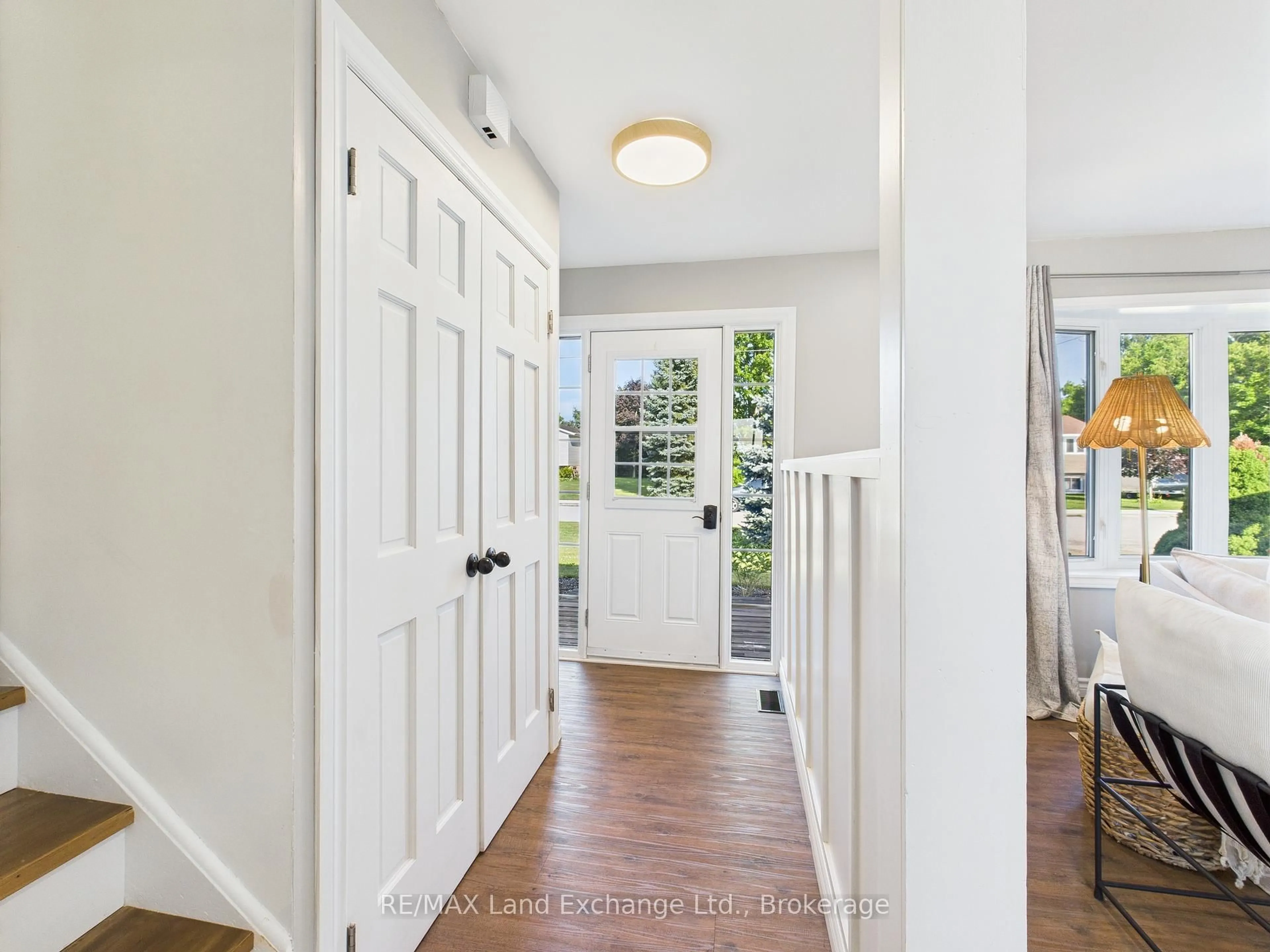 Indoor entryway for 8 William St, Huron-Kinloss Ontario N0G 2R0
