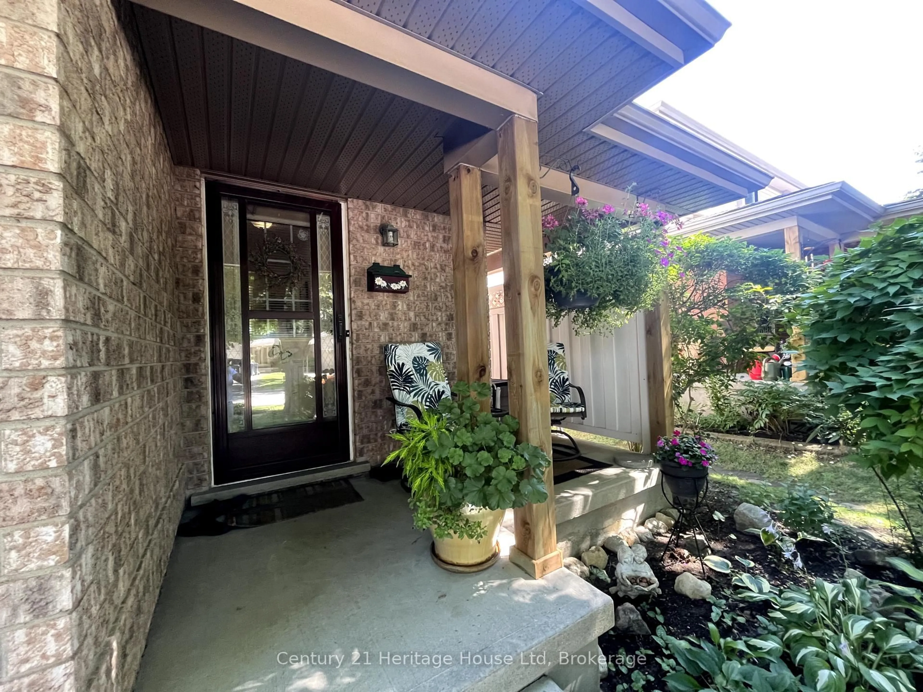 Indoor entryway for 229 Silurian Dr, Guelph Ontario N1E 7B8