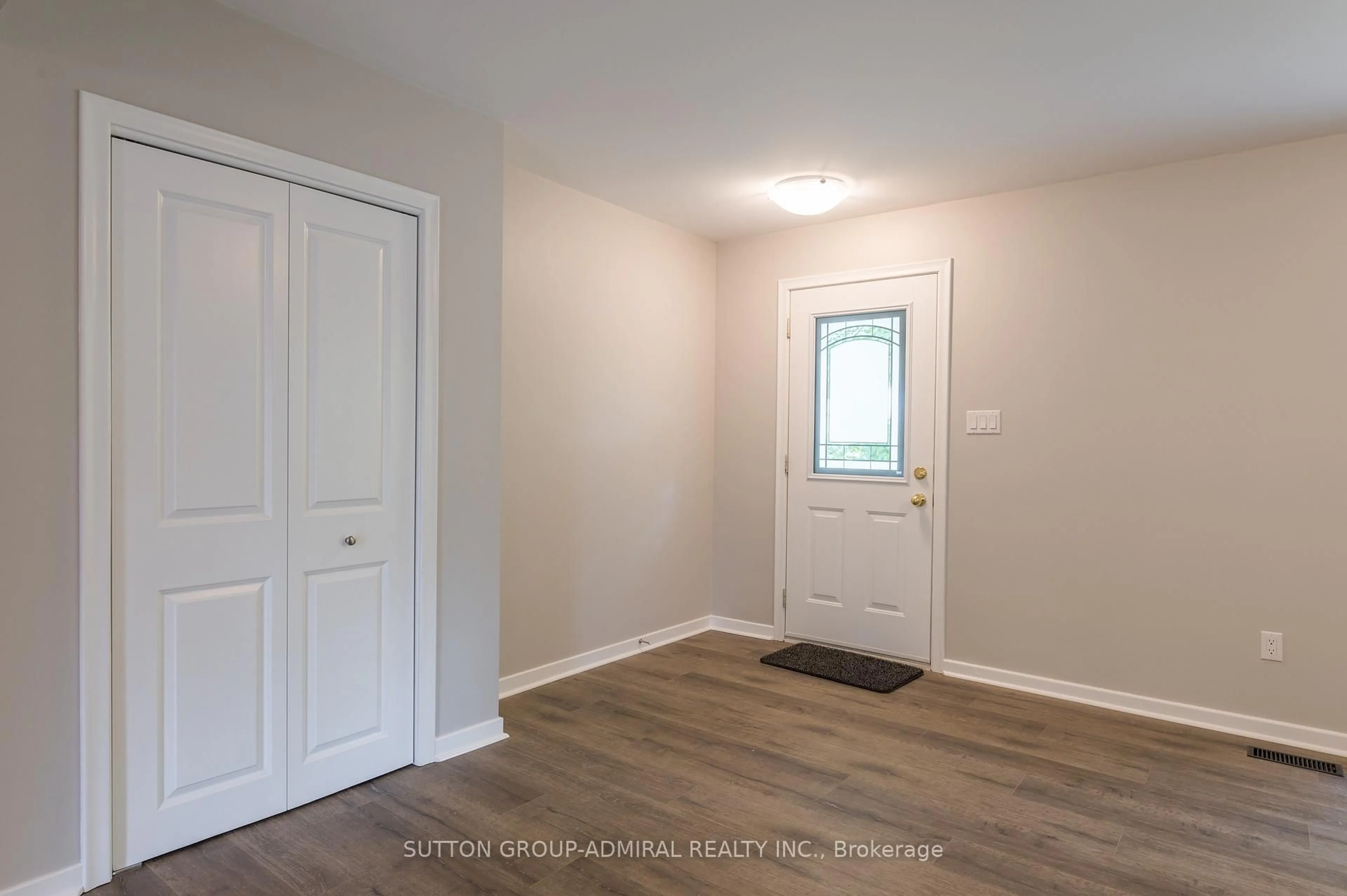 Indoor entryway for 1192 Huron St, Peterborough North Ontario K9H 6V5
