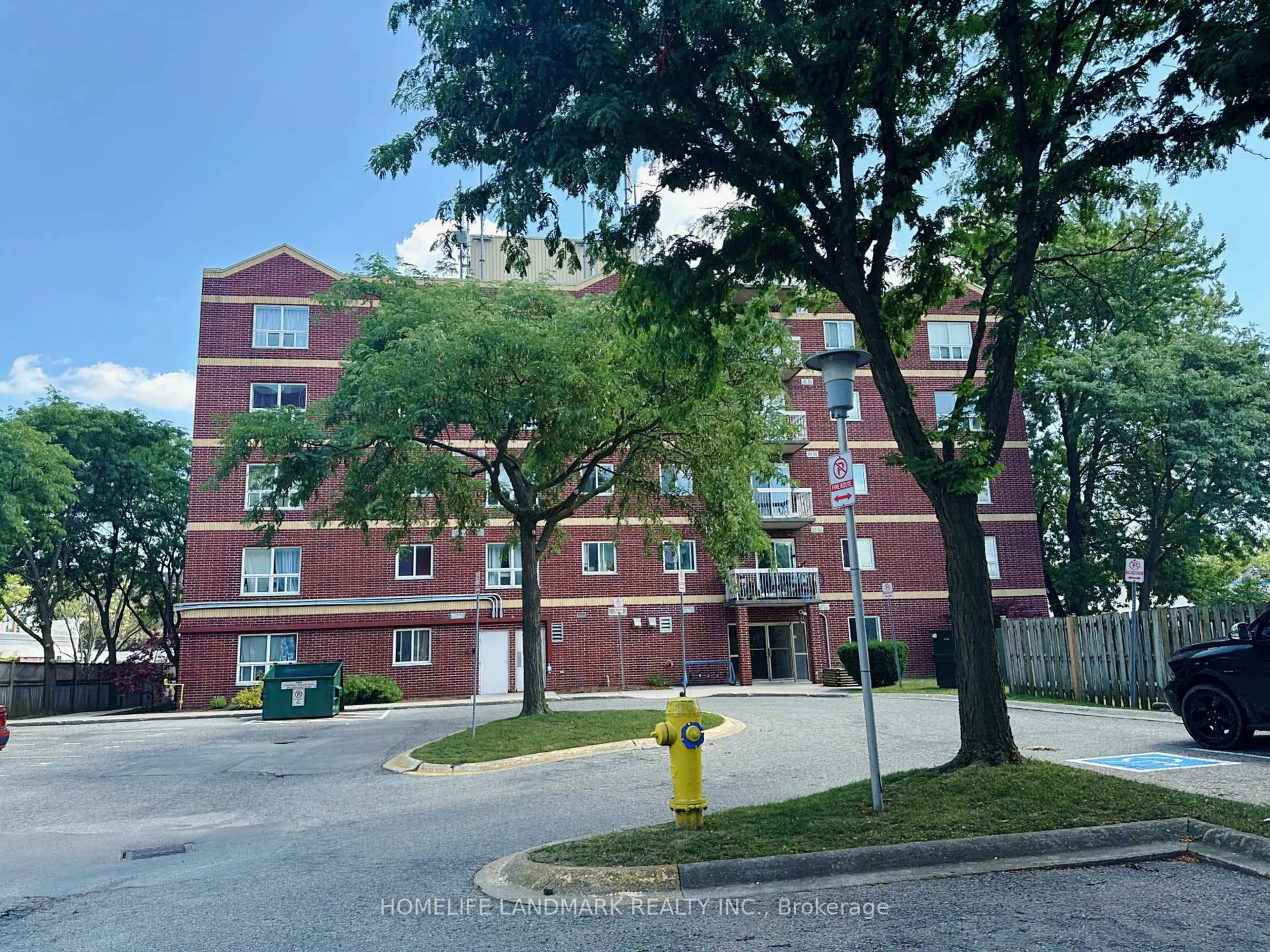 A pic from outside/outdoor area/front of a property/back of a property/a pic from drone, street for 626 First St #unit304, London East Ontario N5V 2A2
