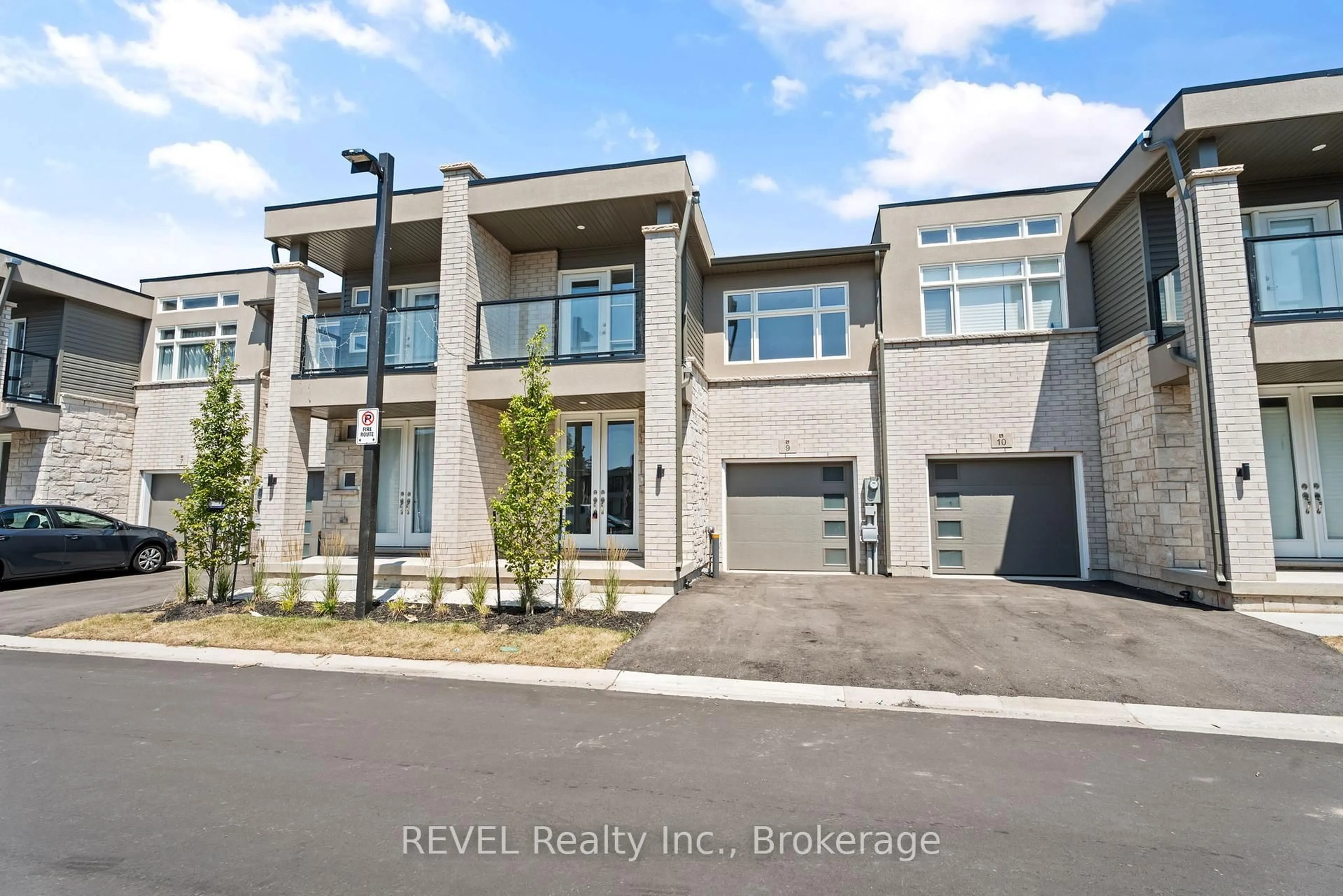 Unknown for 5672 Dorchester Rd #9, Niagara Falls Ontario L2G 5S3
