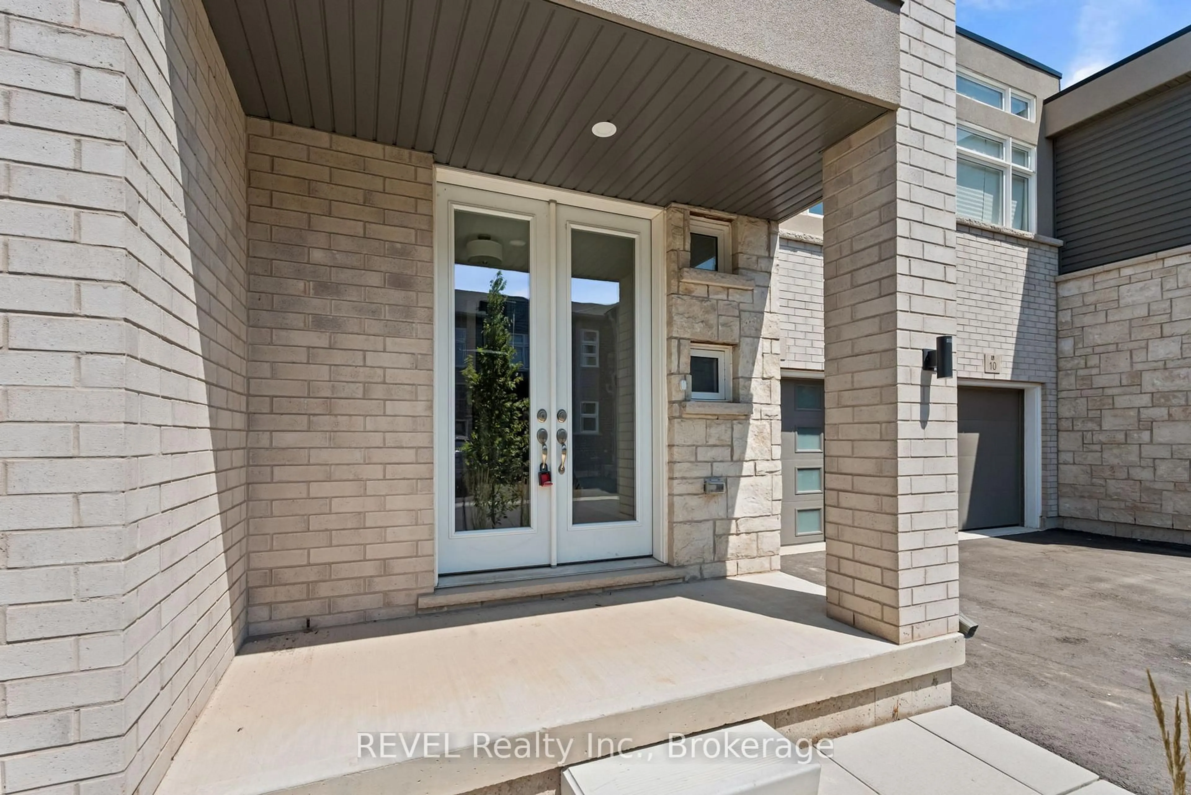 Unknown for 5672 Dorchester Rd #9, Niagara Falls Ontario L2G 5S3