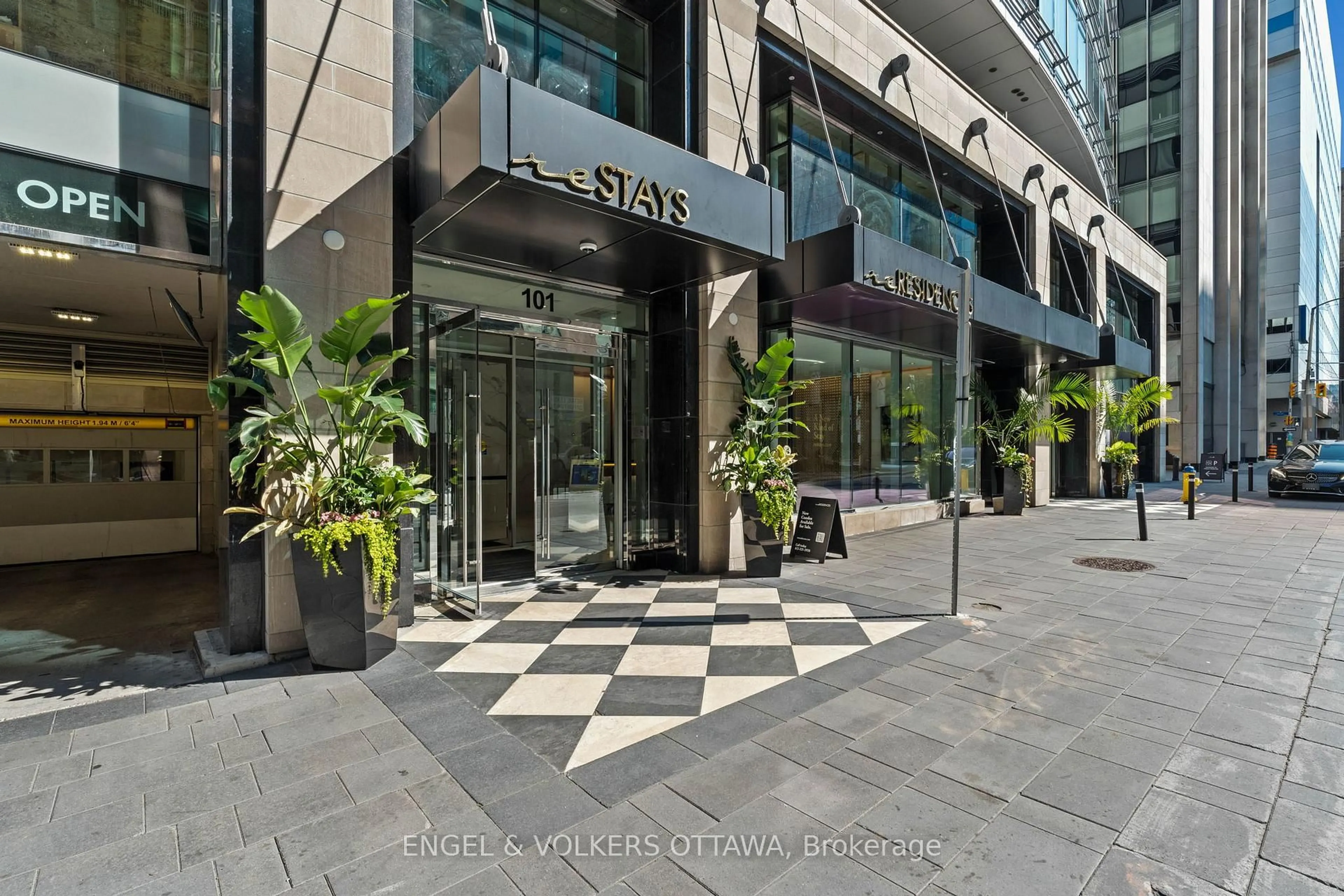 Unknown for 101 Queen St #807, Ottawa Ontario K1P 0B7