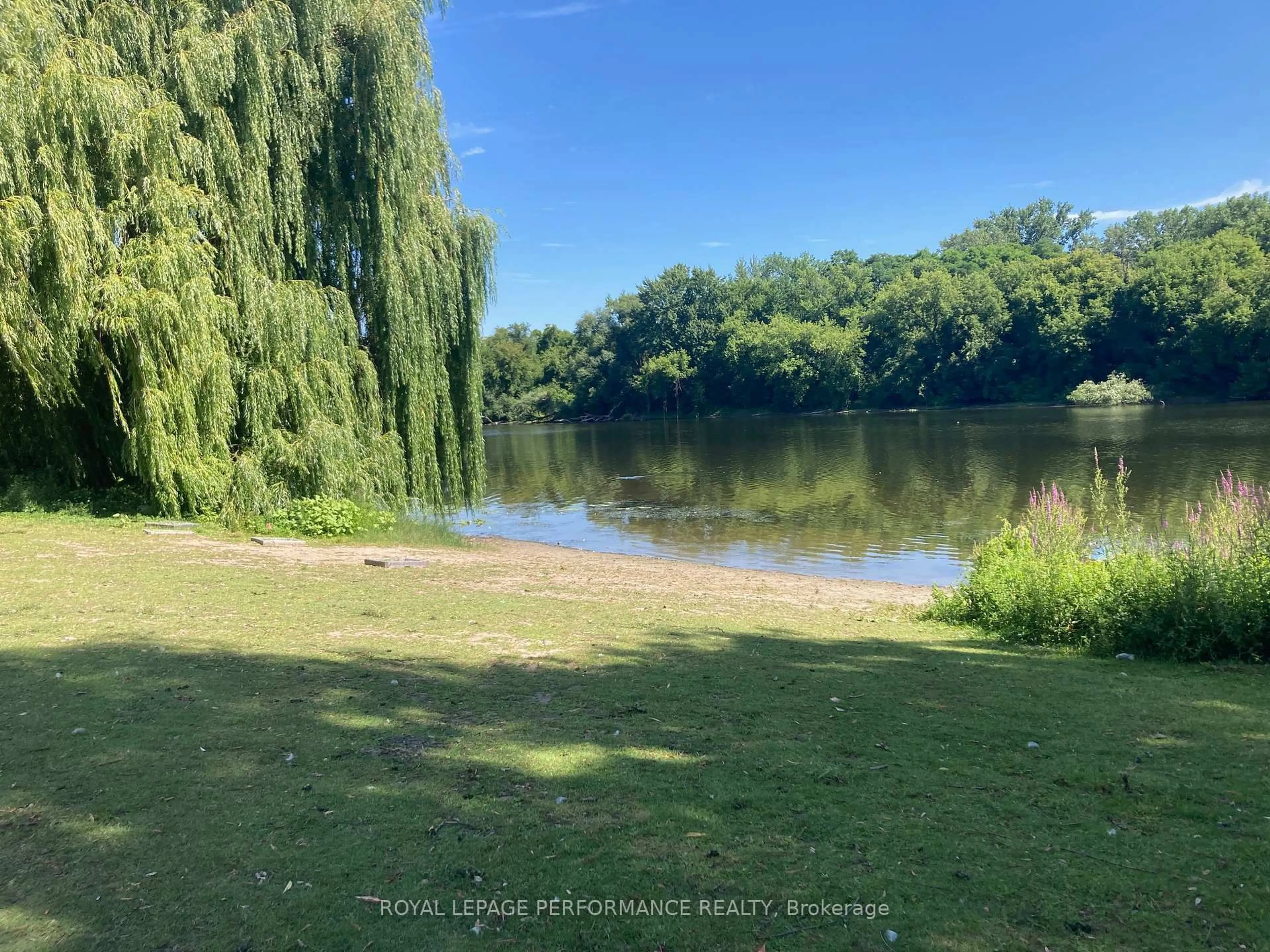 A pic from outside/outdoor area/front of a property/back of a property/a pic from drone, water/lake/river/ocean view for 36 Beckwith Rd, Ottawa Ontario K1S 0K7