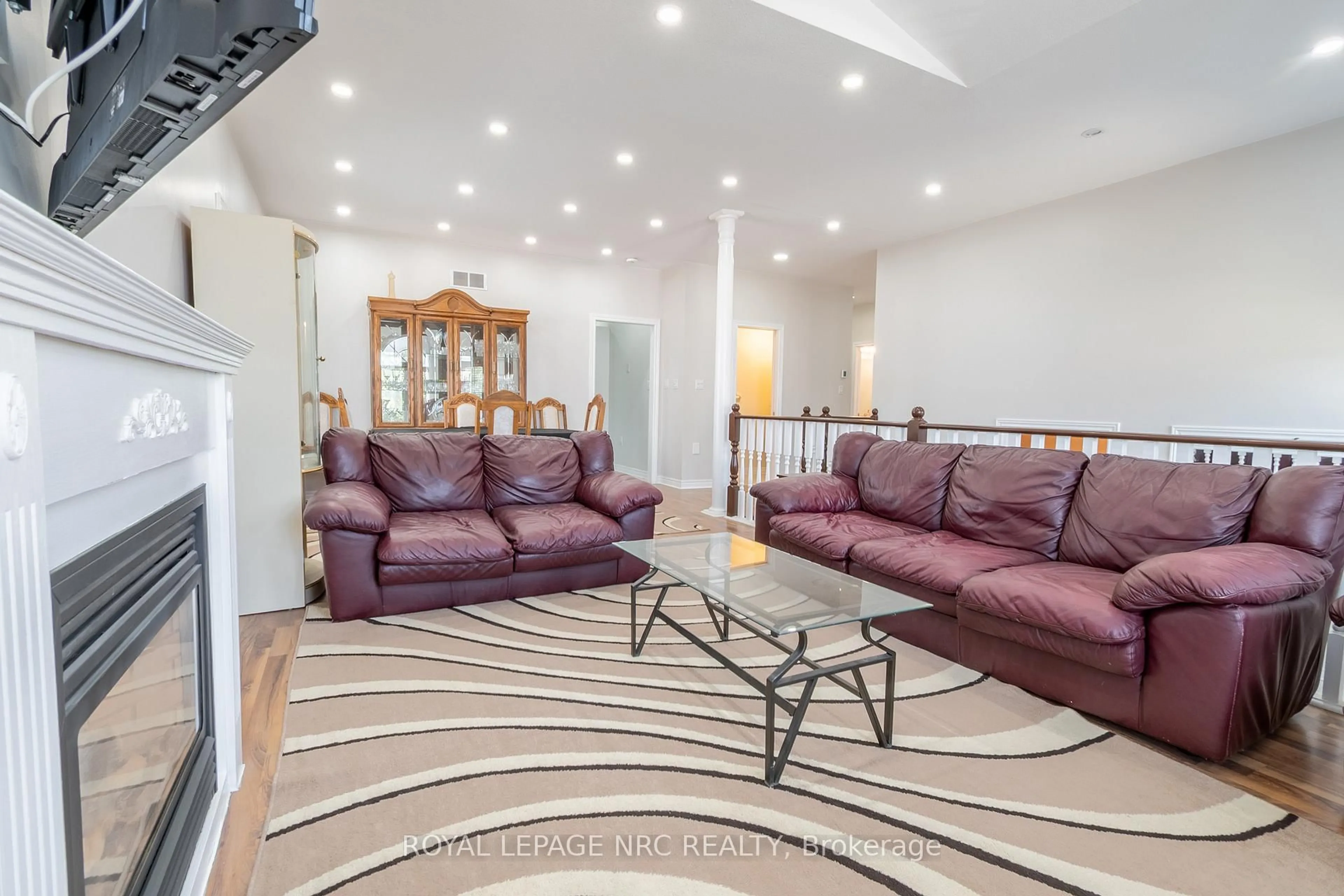 Living room with furniture, unknown for 63 Honey Locust Circ, Thorold Ontario L2V 5E2
