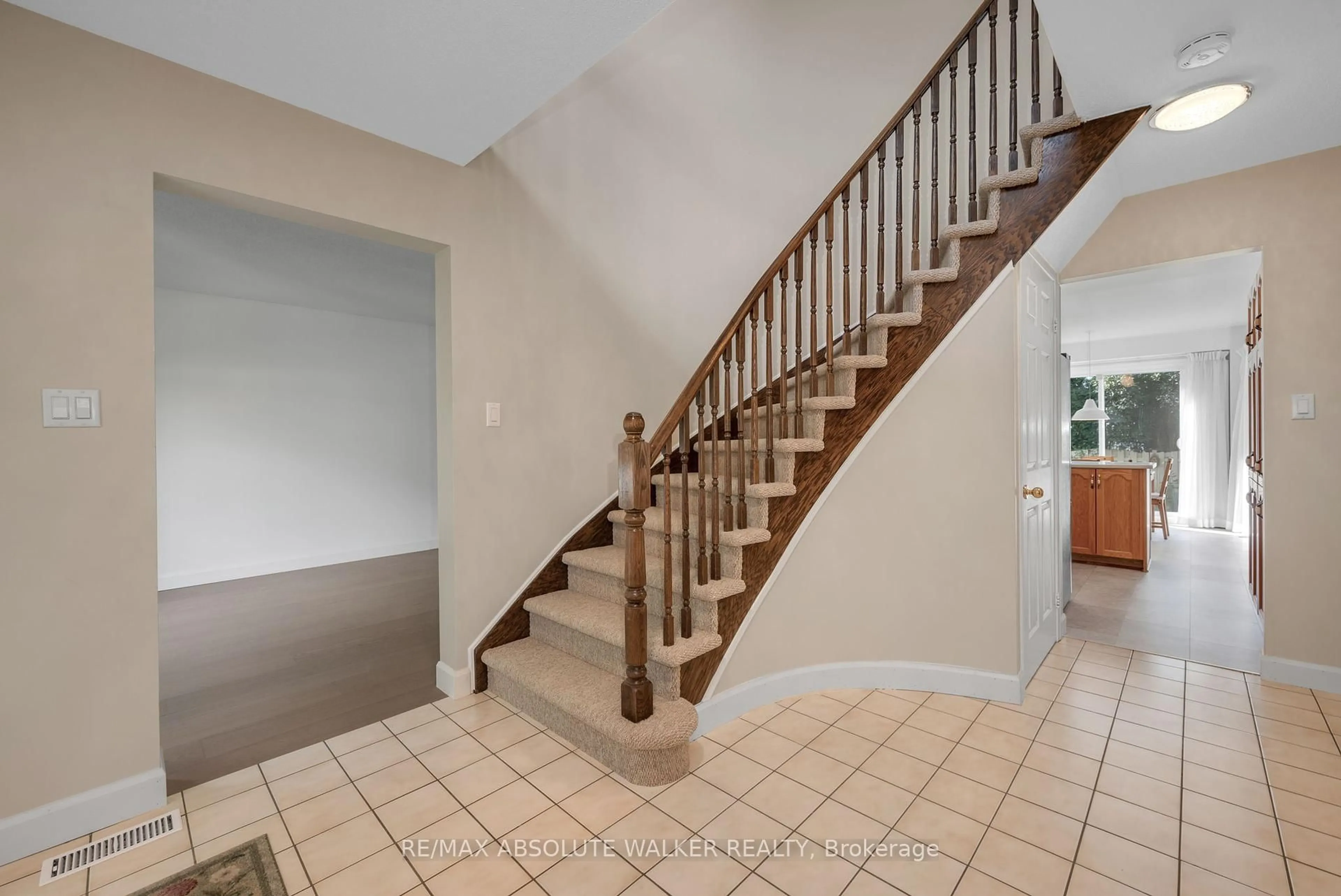 Unknown for 763 Montcrest Dr, Ottawa Ontario K4A 2N1