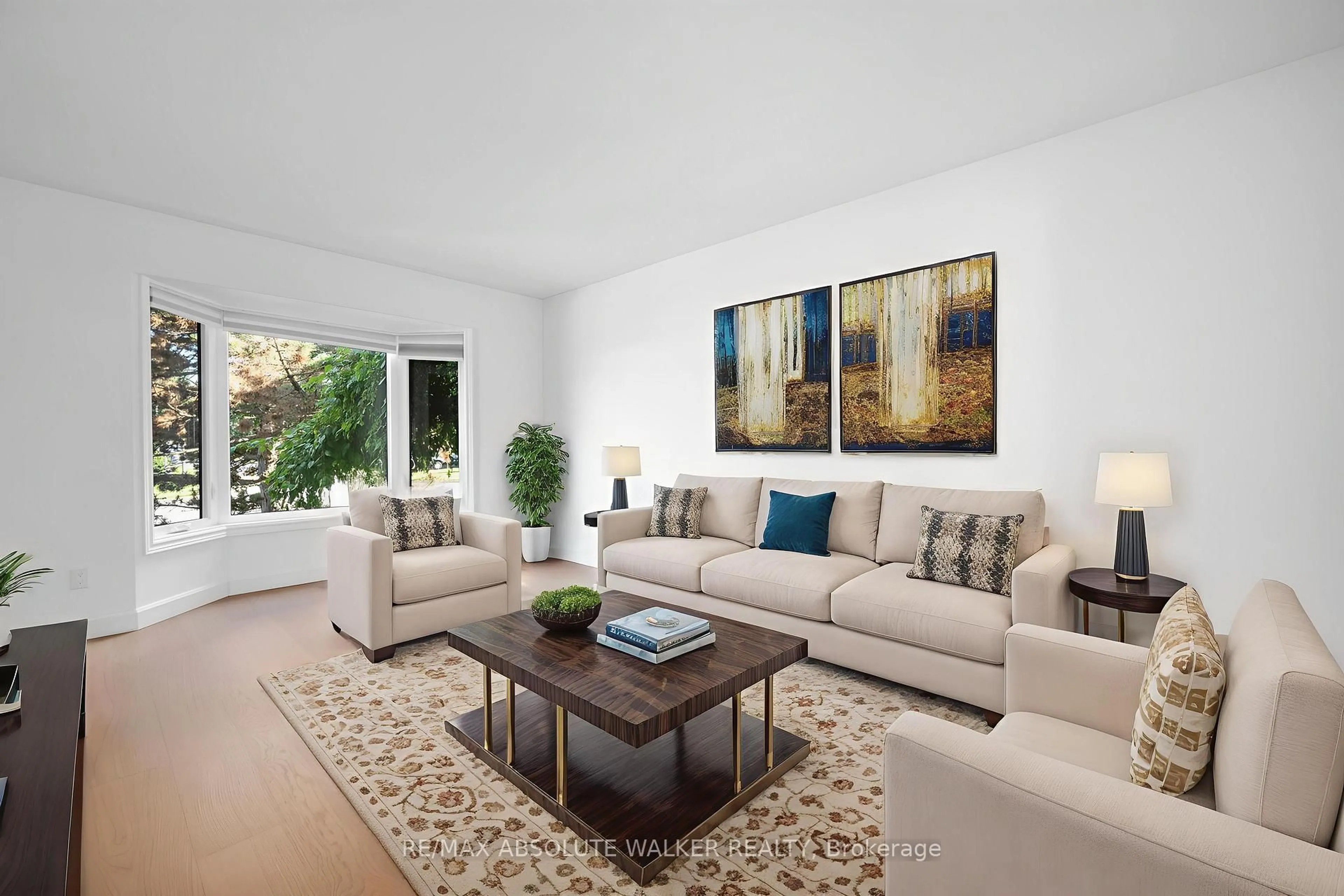 Living room with furniture, carpet floor for 763 Montcrest Dr, Ottawa Ontario K4A 2N1