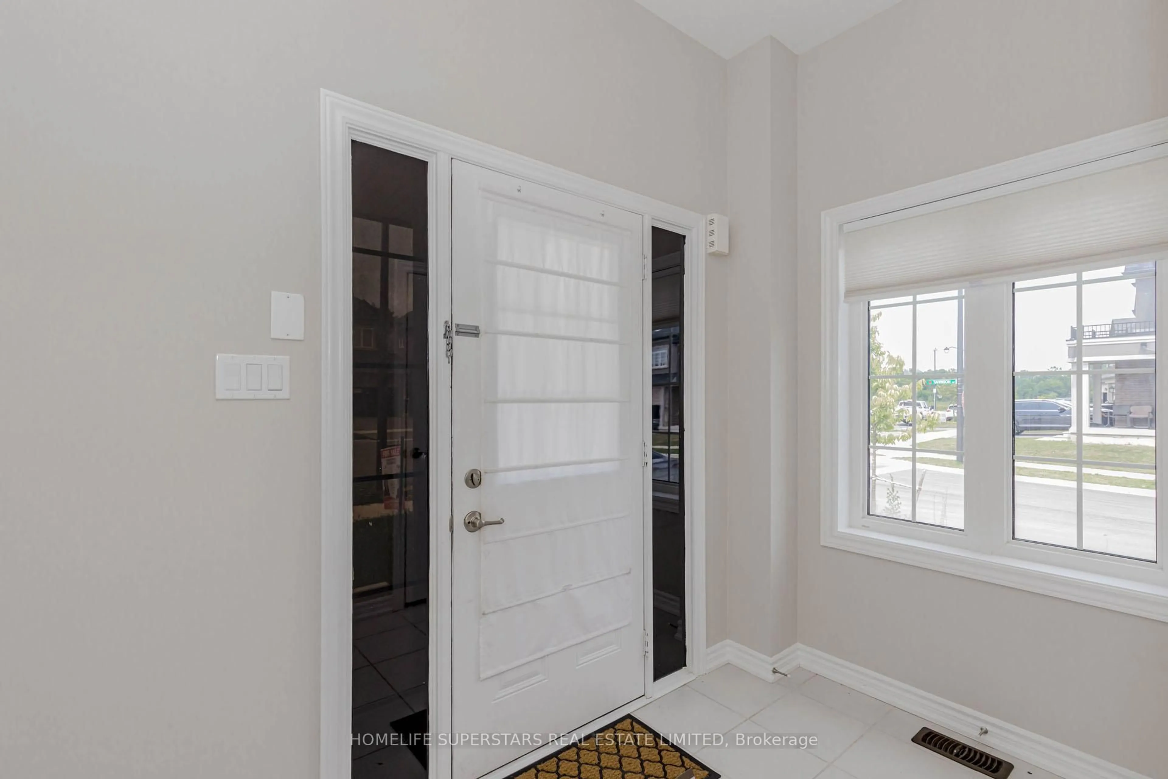 Indoor entryway for 10 Macklin St, Brantford Ontario N3V 0B2