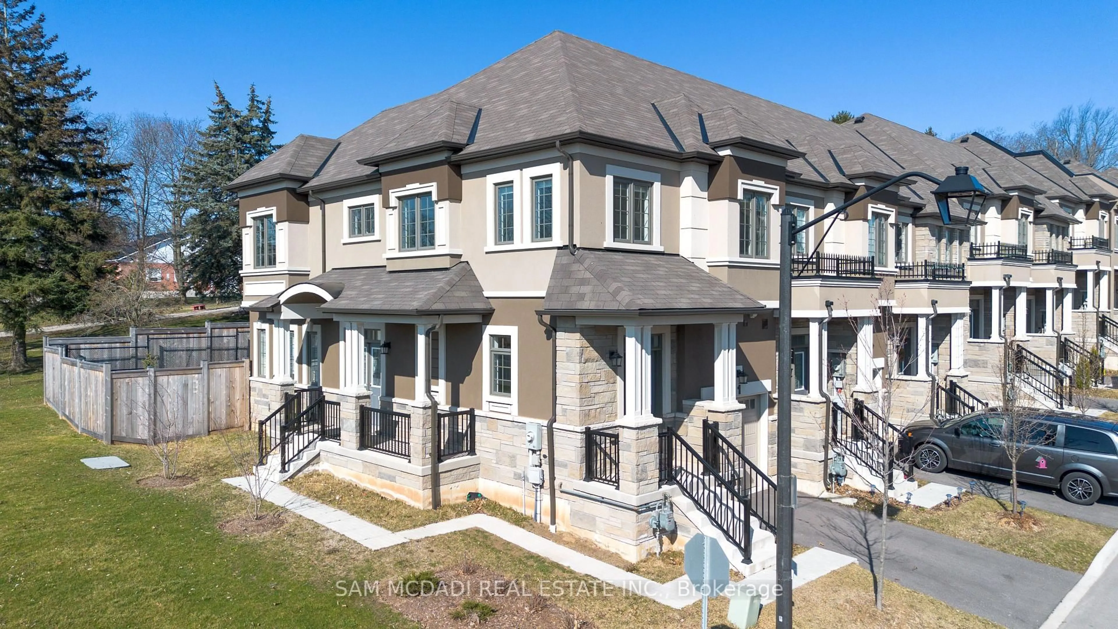 A pic from outside/outdoor area/front of a property/back of a property/a pic from drone, street for 515 Garner Rd #1, Hamilton Ontario L9G 0H5